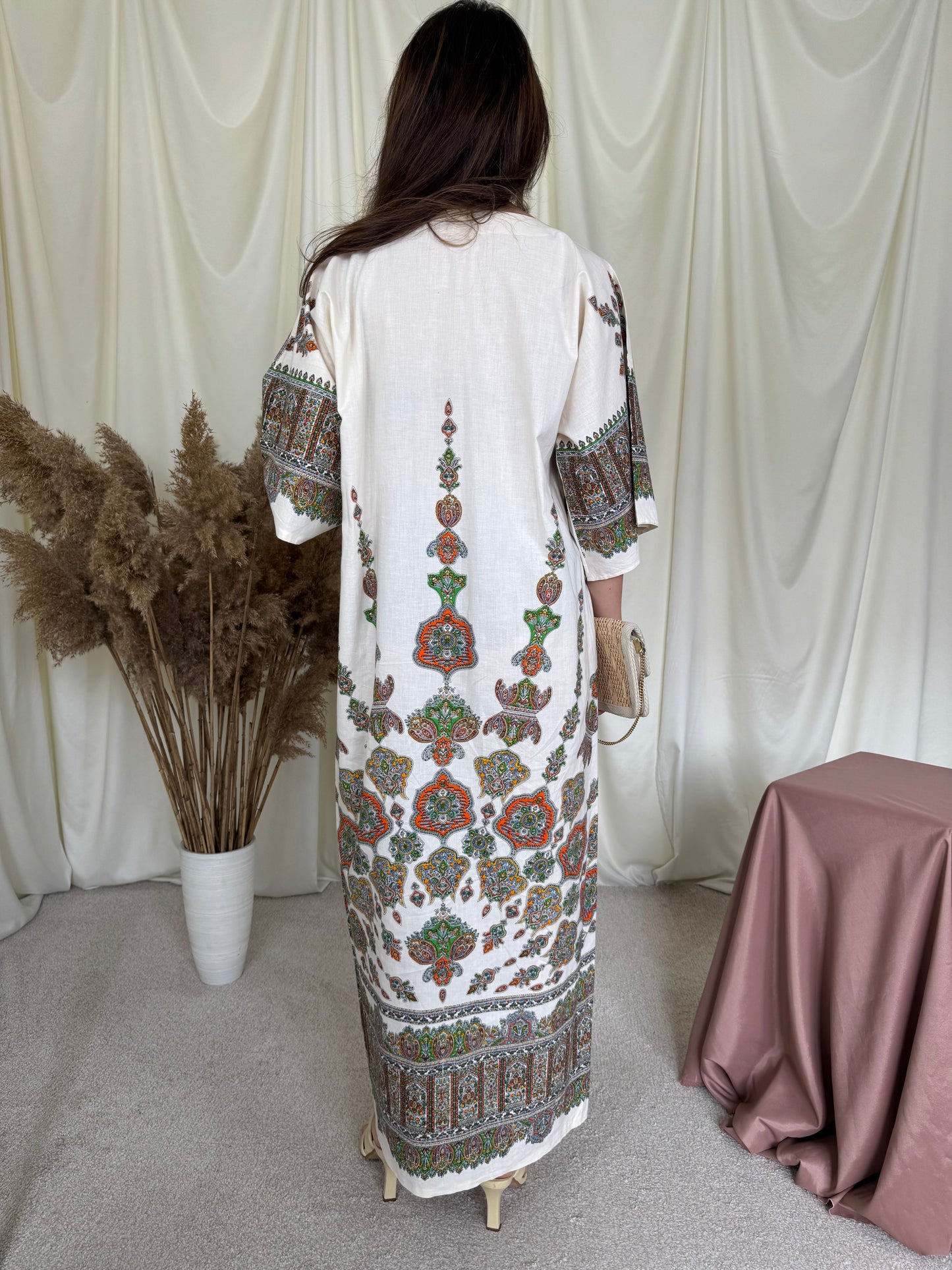 Rochie kaftan crem cu print și șliț ( mărimea S-M)