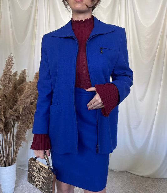 Deux-piece, jachetă și fusta cu talie înaltă, 80% lână, nuanța superbă de albastru royal 
(Mărimea S/M)