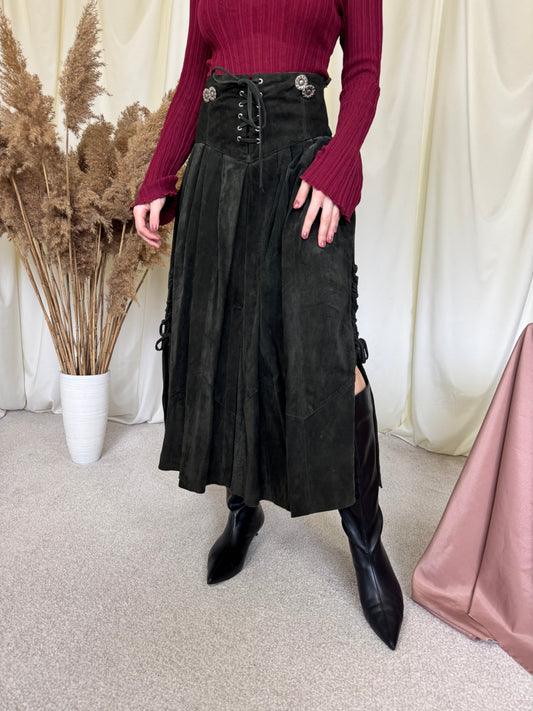 (BACK IN STOCK) Fustă vintage din 100% piele naturala întoarsă, talie super marcata (mărimea S)