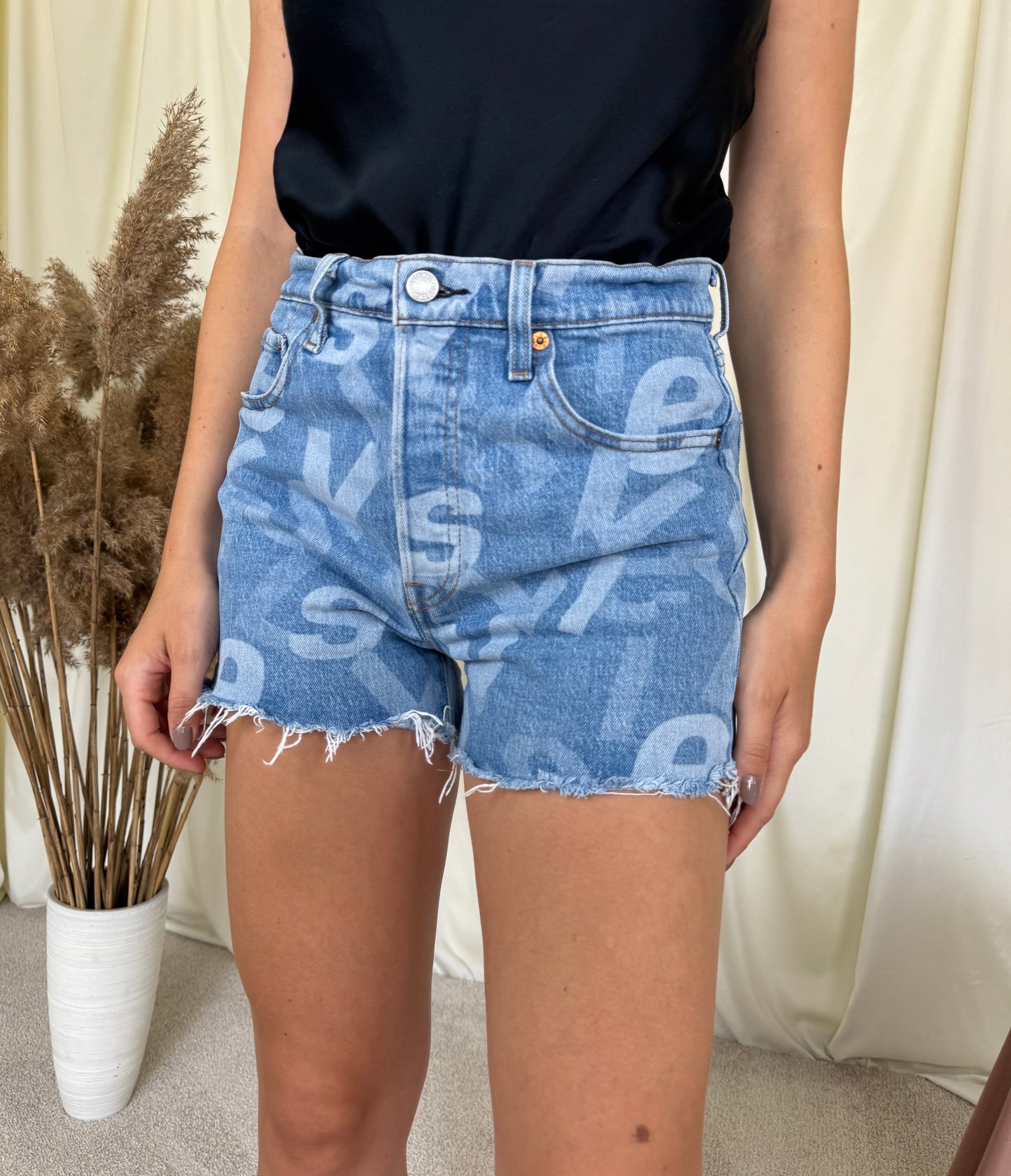 Pantaloni scurți LEVI’S din denim de bumbac cu talie înaltă ( mărimea S)