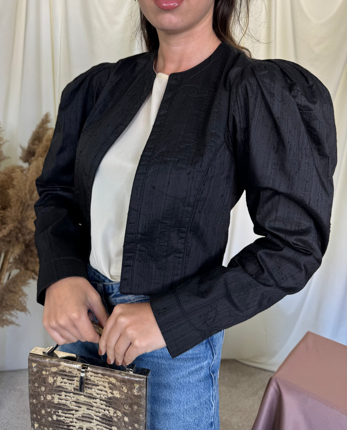 Sacou vintage din mătase naturală cu broderie superba( mărimea XS)