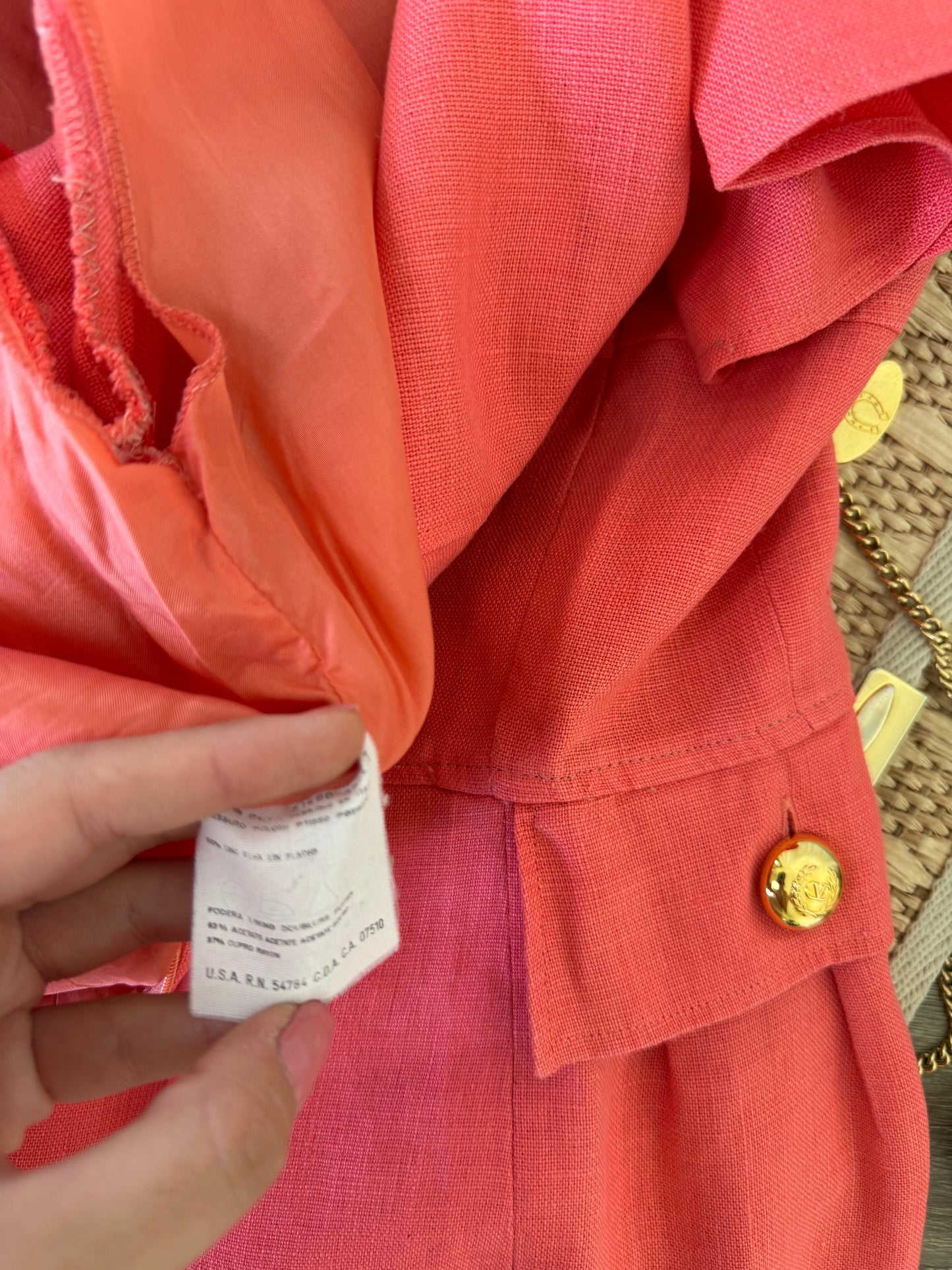 Rochie luxury VALENTINO de colecție, produs vintage din 100% in cu nasturi metalici aurii inscripționați cu brandul  ( mărimea S)