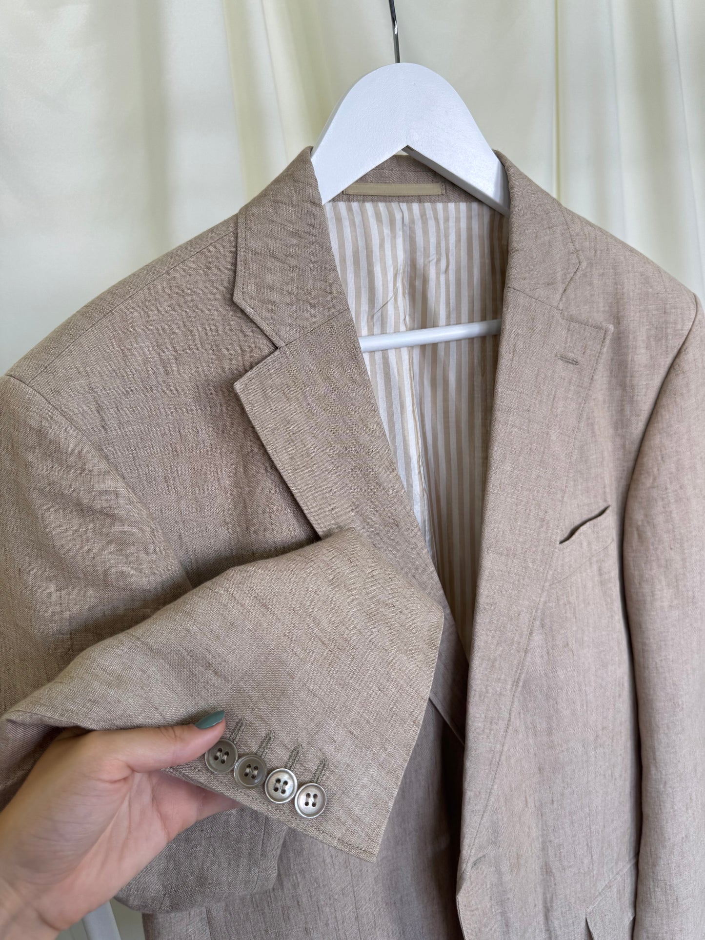 Sacou PIERRE CARDIN de vară din 100% in
Stare impecabilă / ca nou. 
(Mărimea M/L)