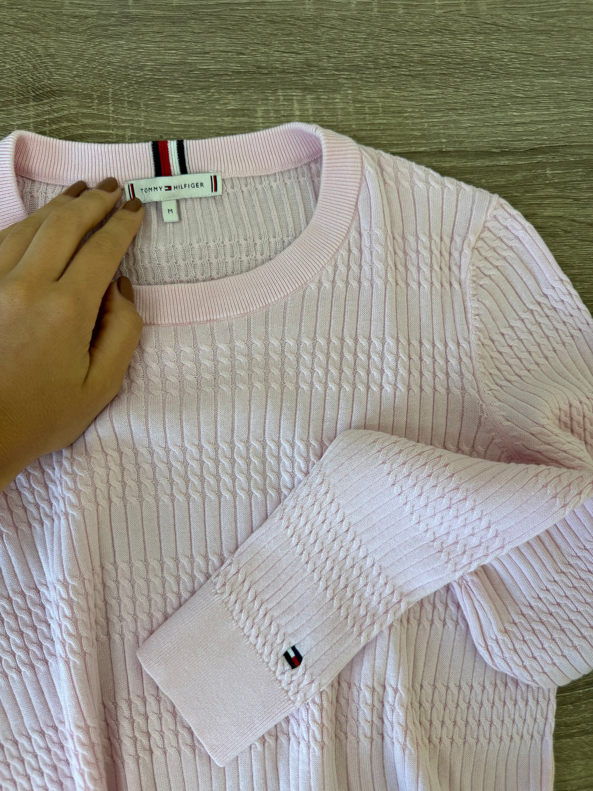 Pulover Tommy Hilfiger baby pink din 100% bumbac ( mărimea M)