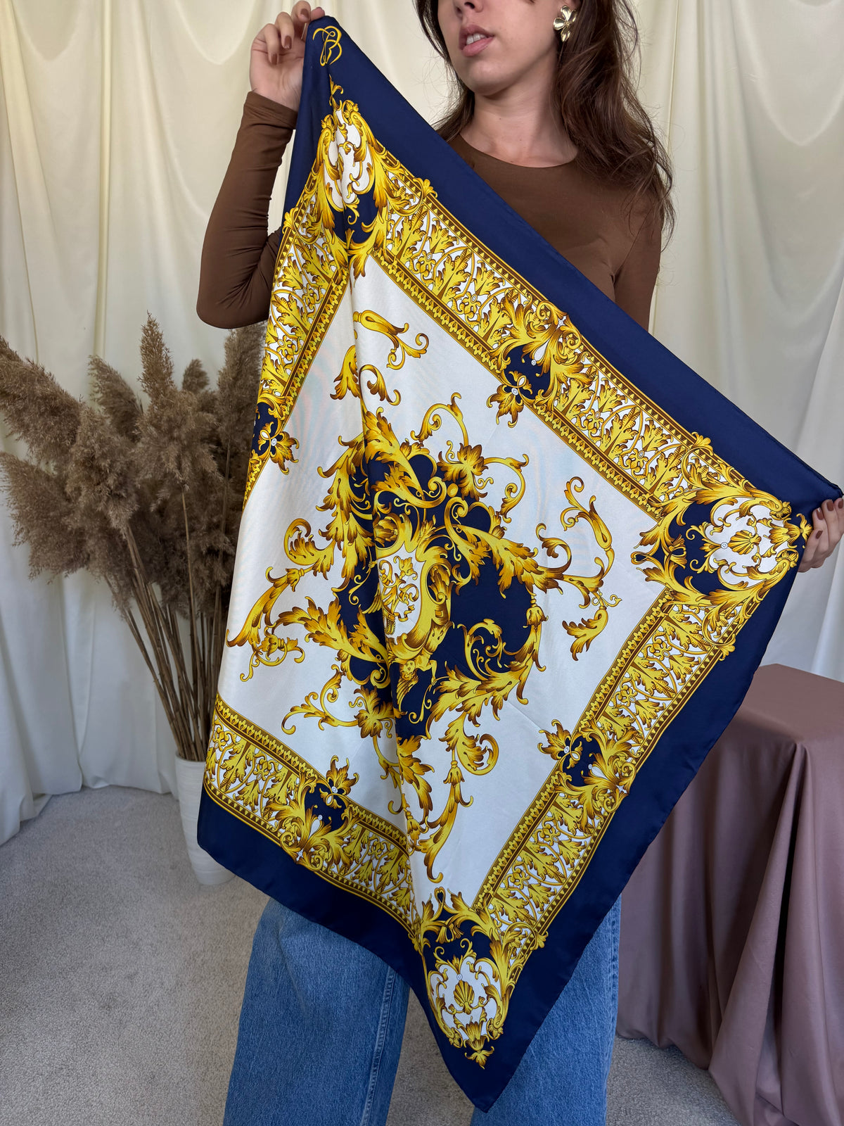 Eșarfă vinage din 100% mătase naturală calitativă, print baroc ( 88 cm)