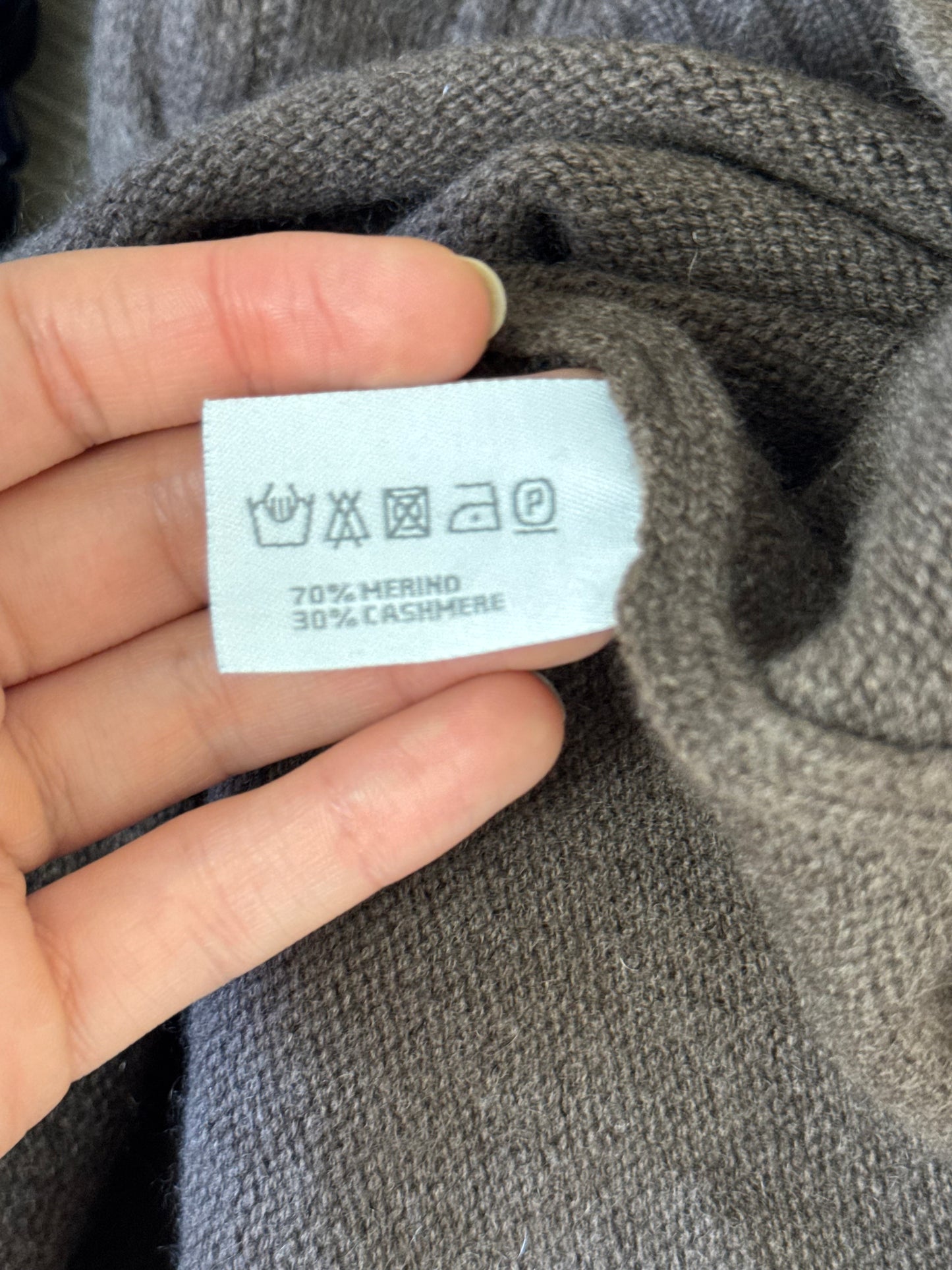 Rochie superbă din lana MERINO și caşmir, recomand pentru mărimea S( s/m micuț)