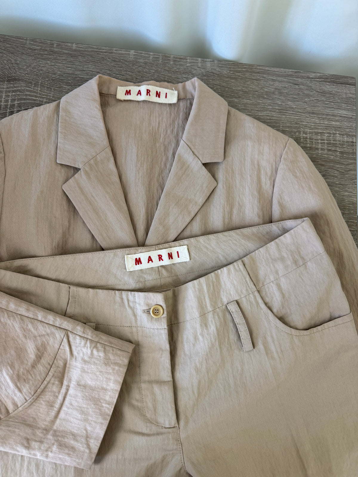 Costum luxury MARNI din bumbac cu sacou tip jachetă  ( mărimea S)