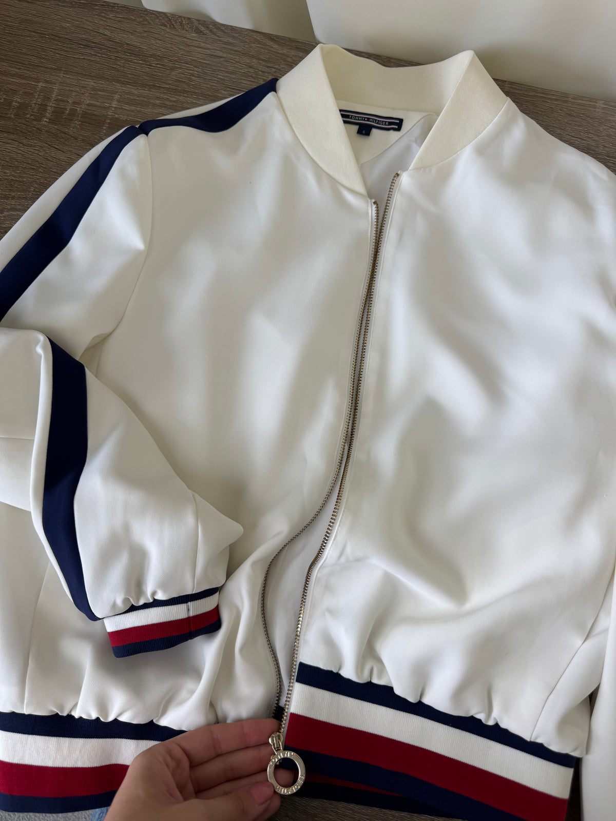 Jacheta Tommy Hilfiger tip bomber ( mărimea xs/s)