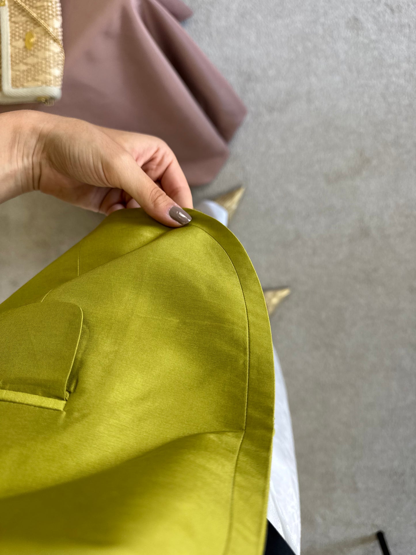 Sacou din mătase naturală cu mâneci 3/4, talie cambrata - H&M 
(Mărimea XS)