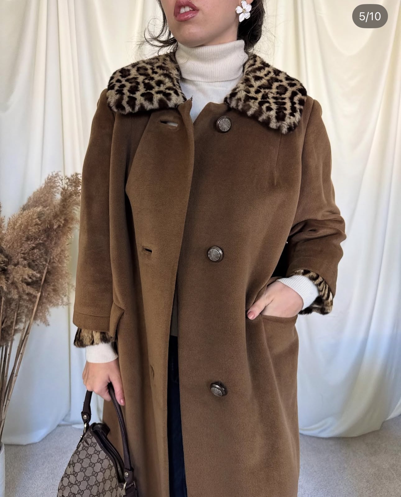 Piesa vintage de lux din lână și blana naturală