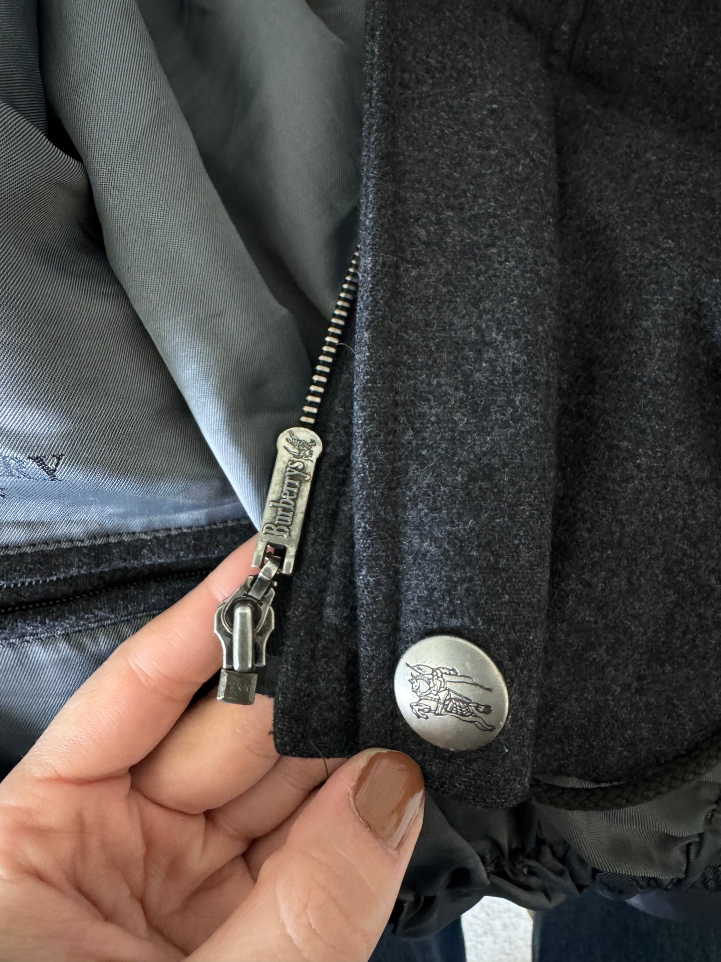 Geaca BURBERRY din lana cu puf