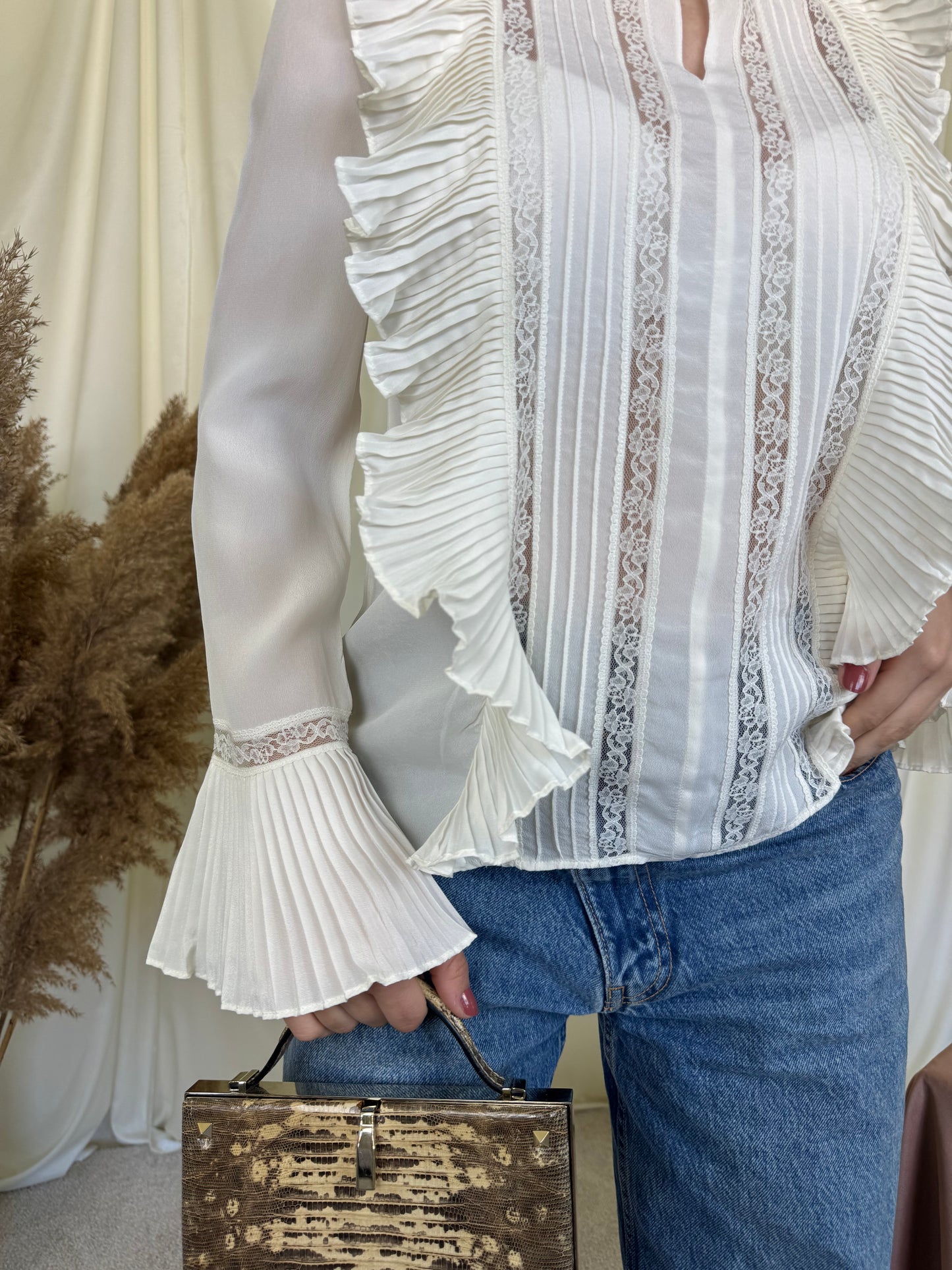 Back! Cămașă din mătase și vâscoza TWINSET cu broderii superbe 
(Mărimea S)
