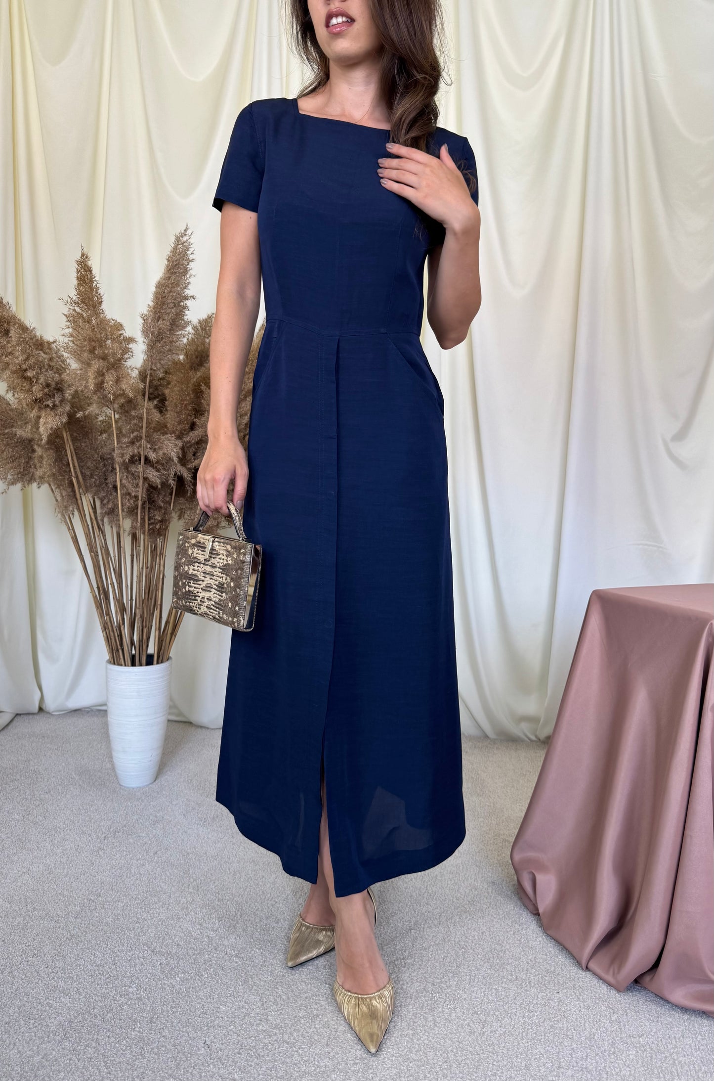 Back! Rochie MARELLA by MAX MARA din vâscoză și in, închidere cu fermoar și nasturi ( mărimea S )