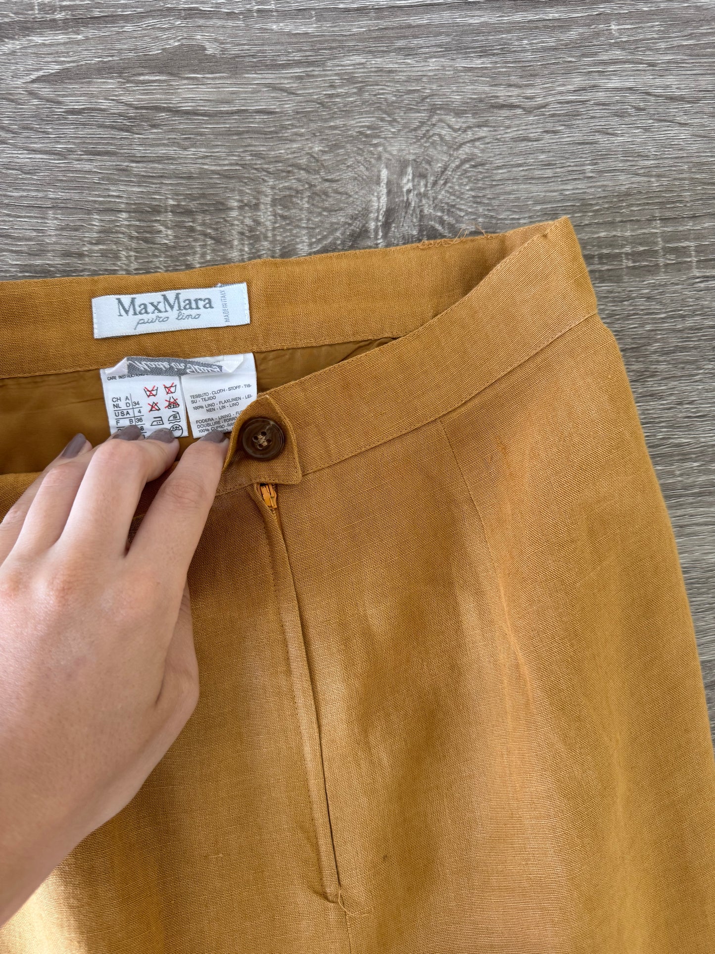 Fusta MAX MARA din 100% in cu talie înaltă marcata ( mărimea XS-S)