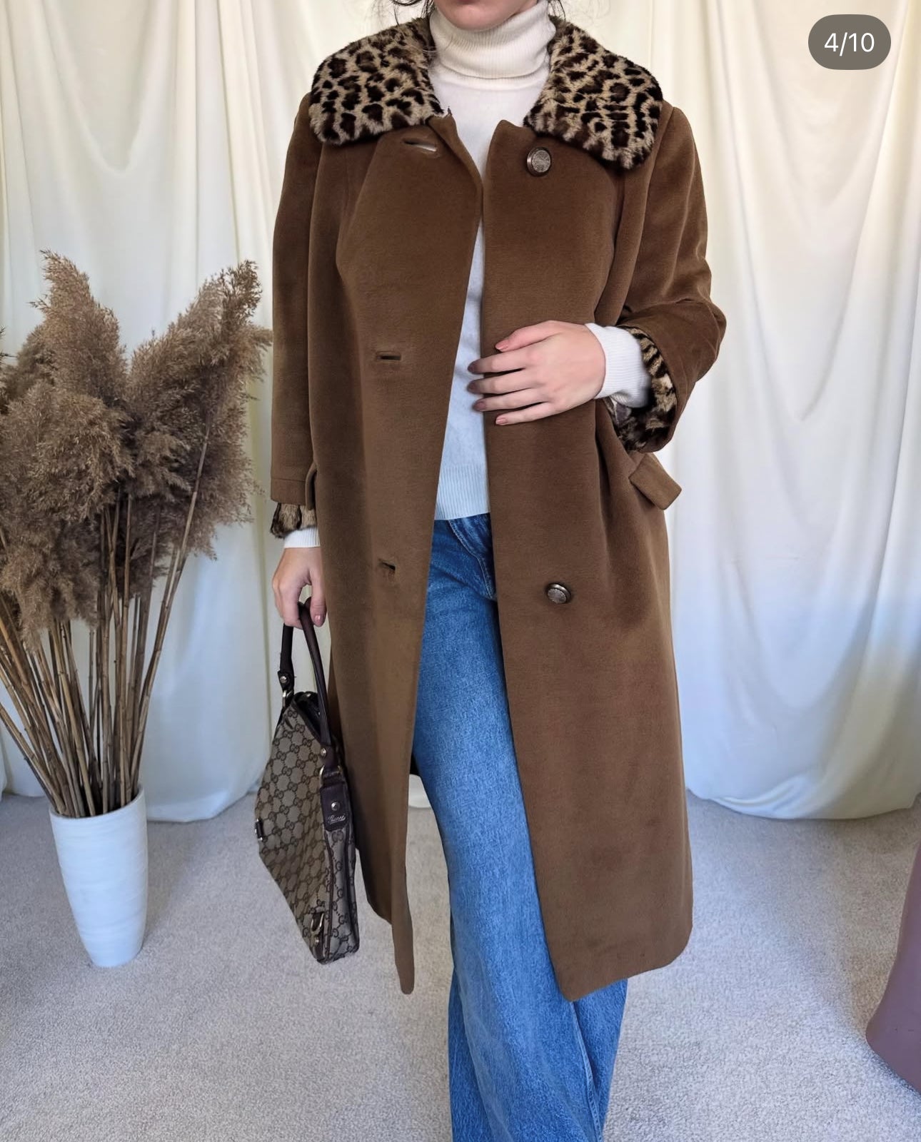 Piesa vintage de lux din lână și blana naturală