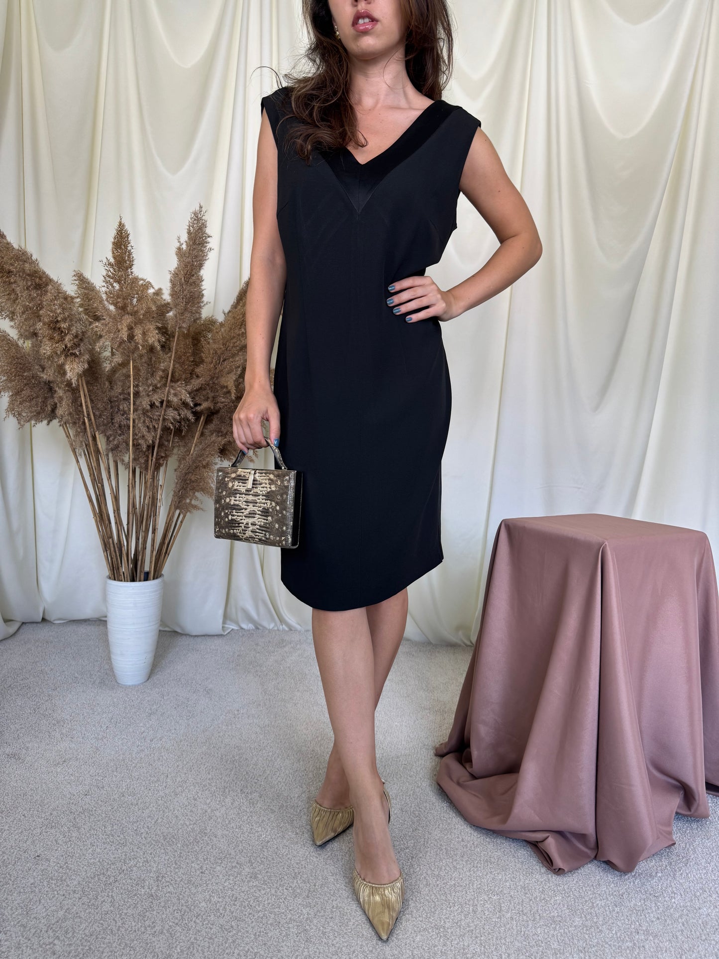 Rochie Hugo Boss elegantă cu detalii satinate ( mărimea L)