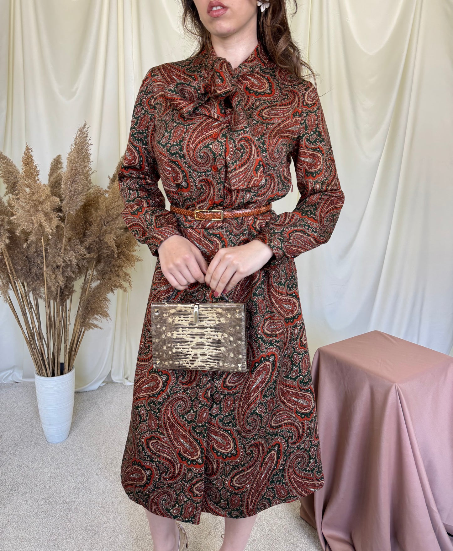 Rochie vintage cu print și curea din piele de piton 
(Mărimea M)