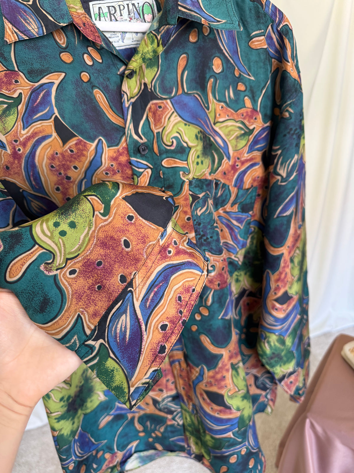 Cămașă bărbateasca din 100% mătase naturală cu print ( mărimea L/XL) mâneci lungi