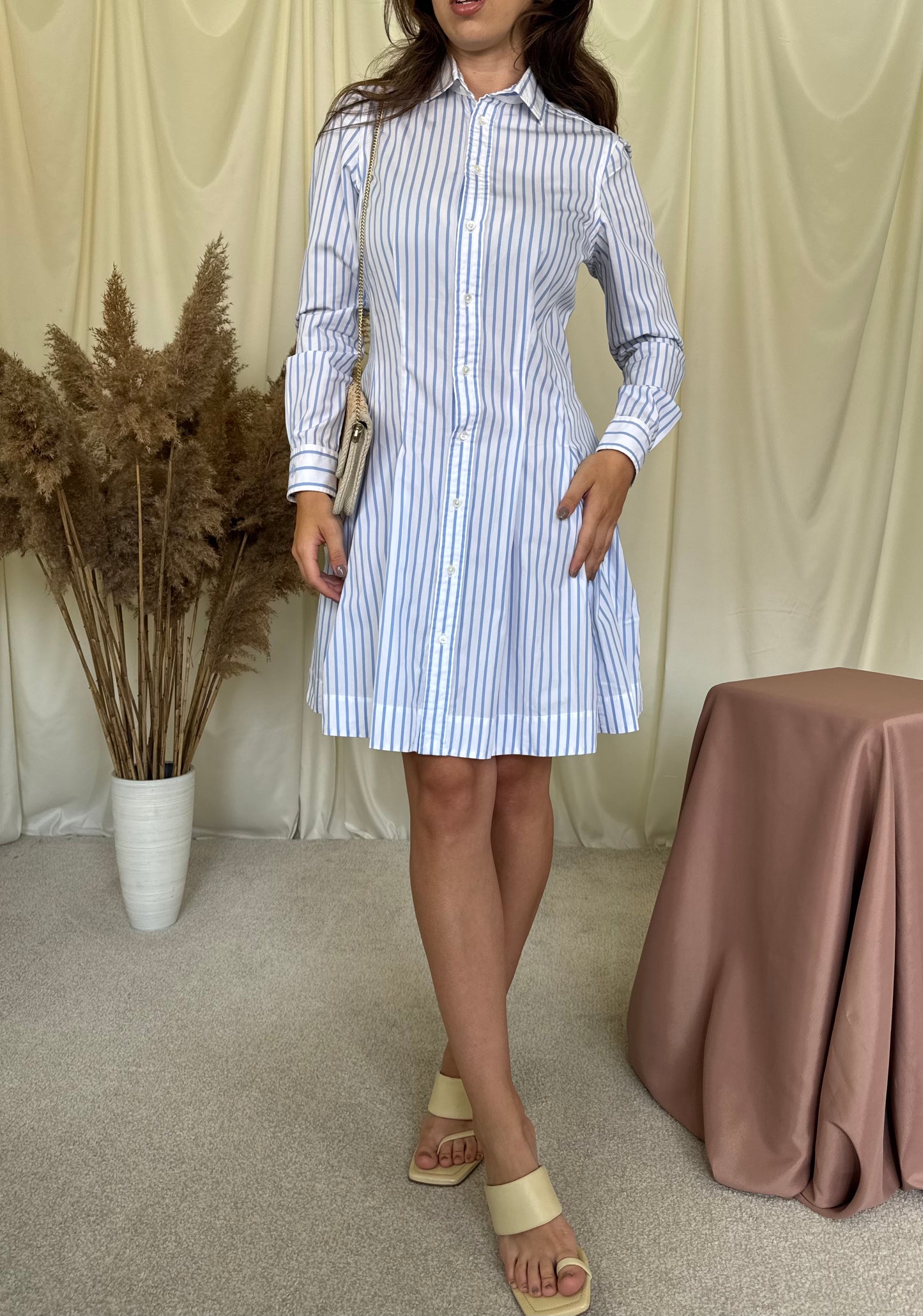 Rochie POLO Ralph Lauren din 100% bumbac cu talie marcata și inscripție brodată pe mânecă 
(Mărimea S/ s-m)