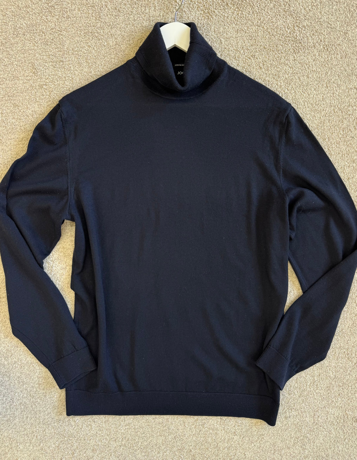 Pulover pe gât JOOP din 100% lana fina, bleo închis ( mărimea L- XL)