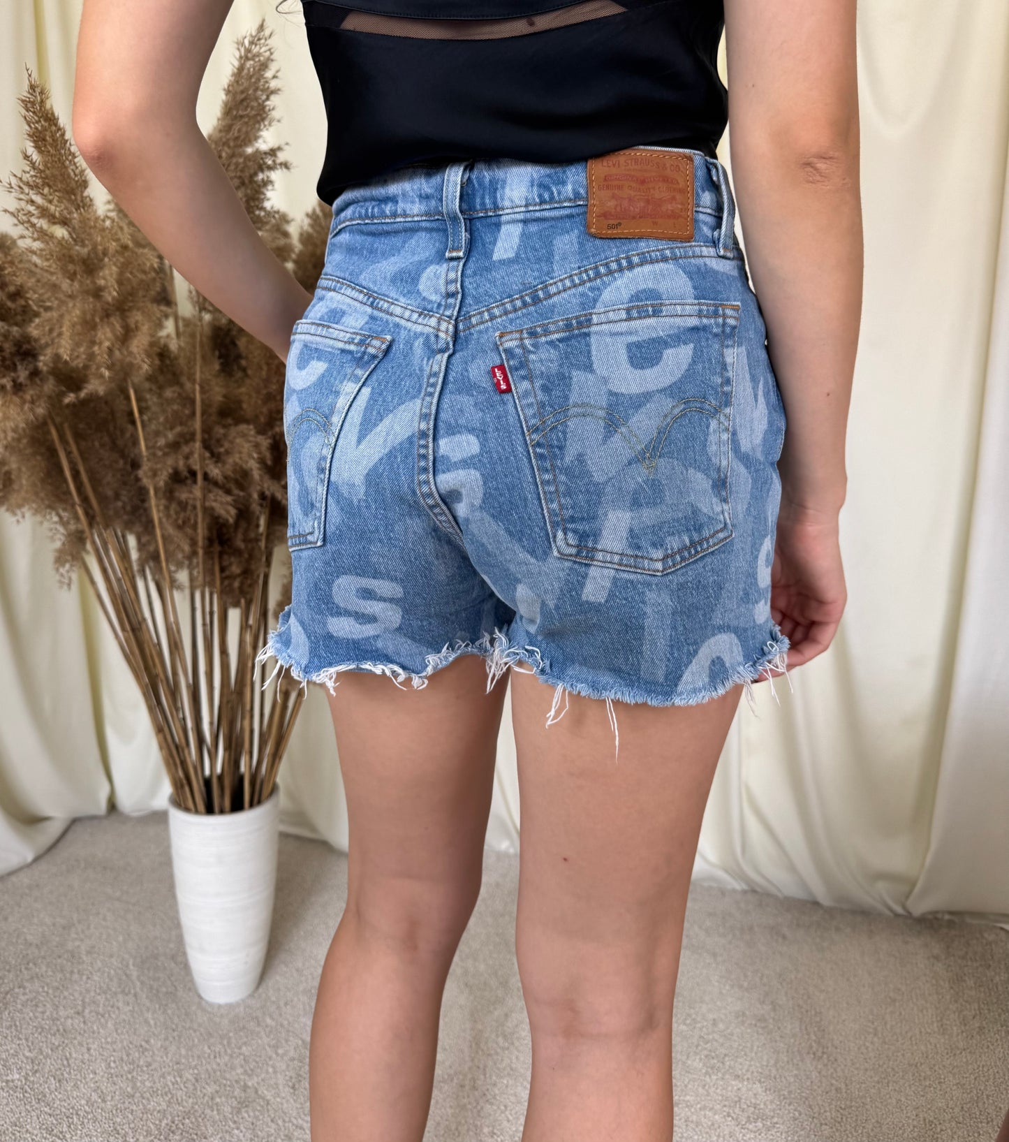 Pantaloni scurți LEVI’S din denim de bumbac cu talie înaltă ( mărimea S)