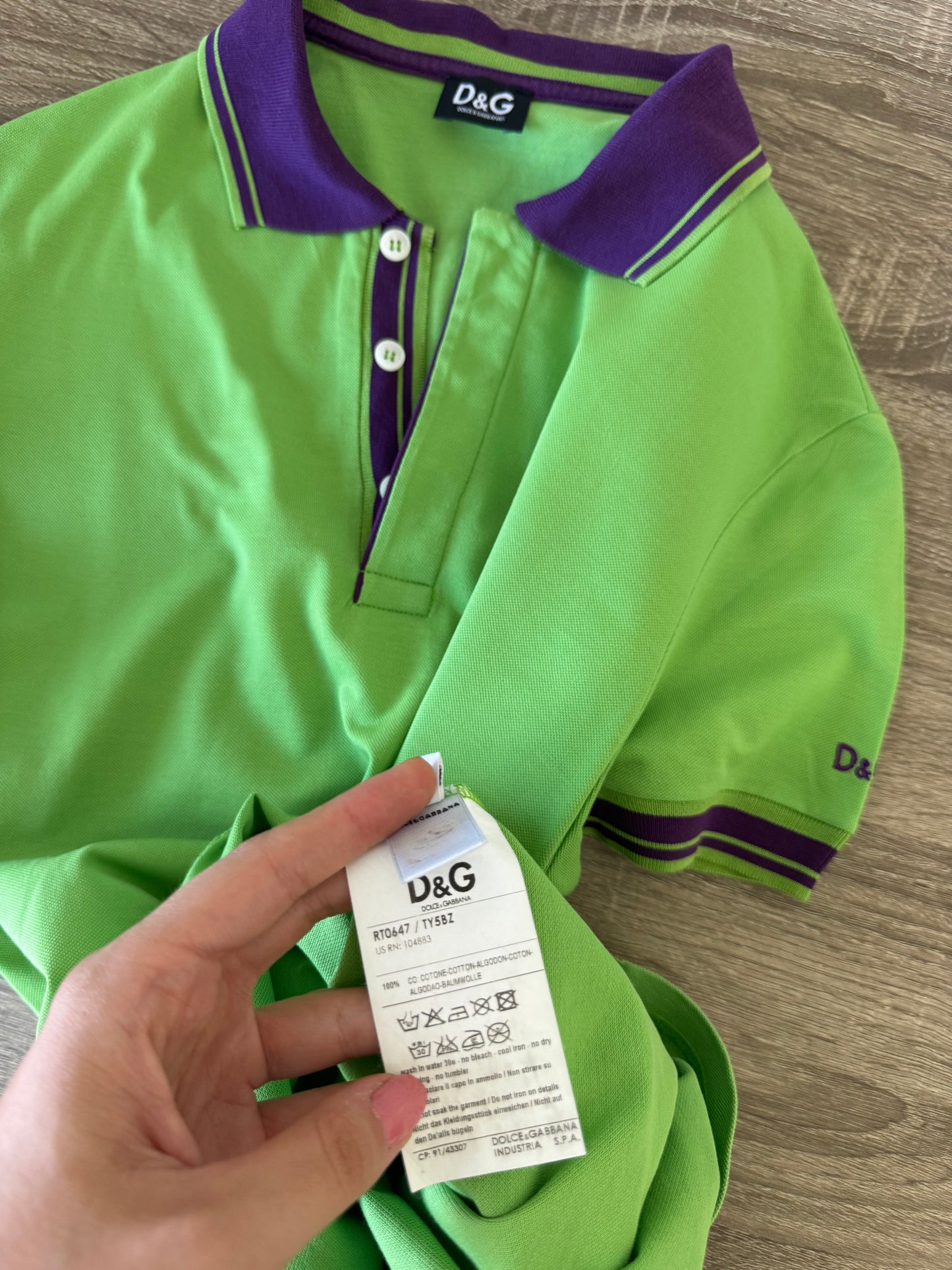 Tricou nou DOLCE & GABANNA din 100% bumbac  ( mărimea M)