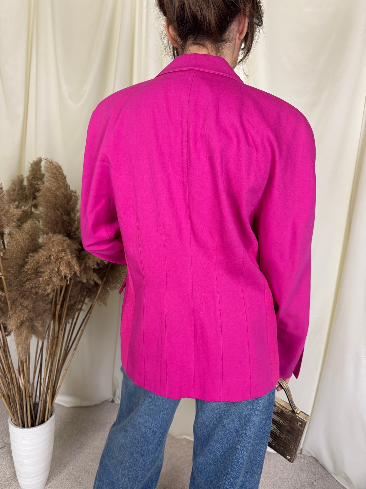 Sacou escada, stofă superba din 100%
Mărimea M/L