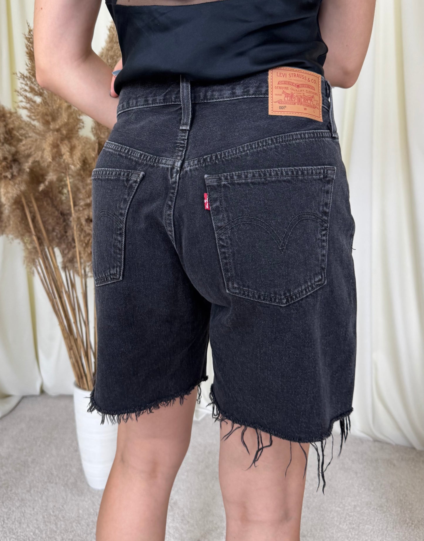 Levi’s 501 Negru cu talie înaltă ( mărimea M)