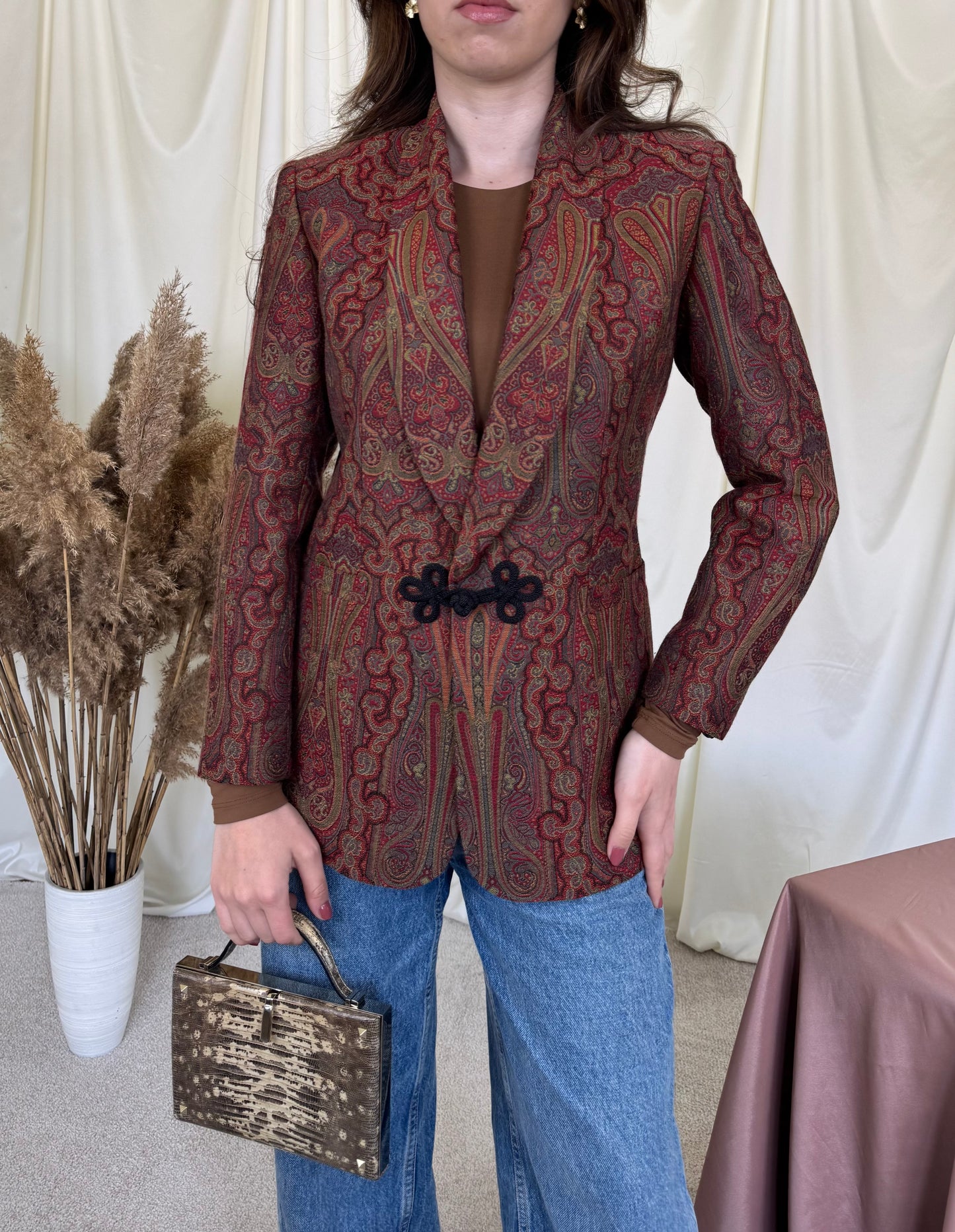 Sacou superb din lana și acetat cu print în stil Etro și umeri marcați 
(Mărimea S)