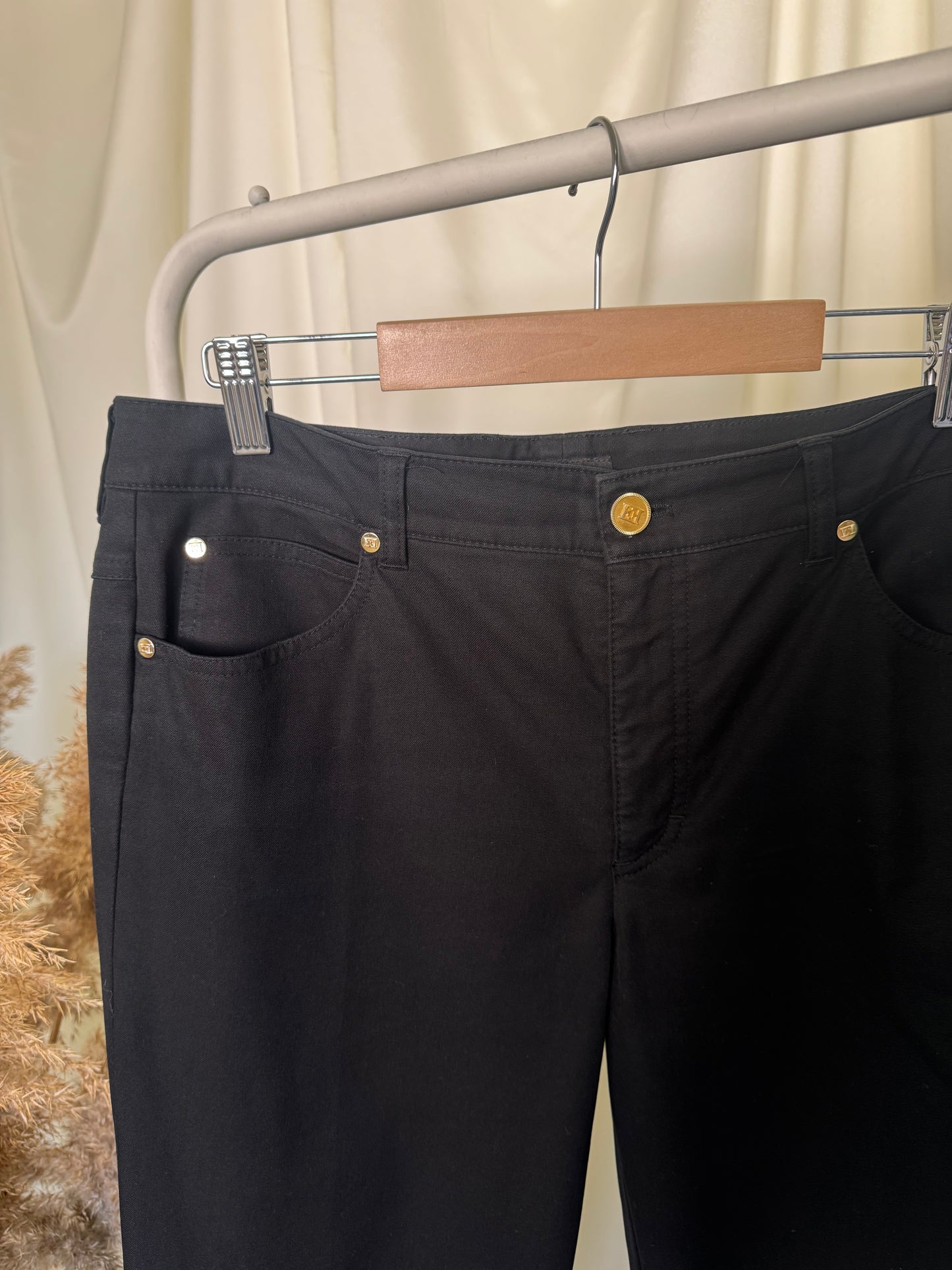 Pantalon Escada din denim elastic 
(Mărimea 40/M-L)