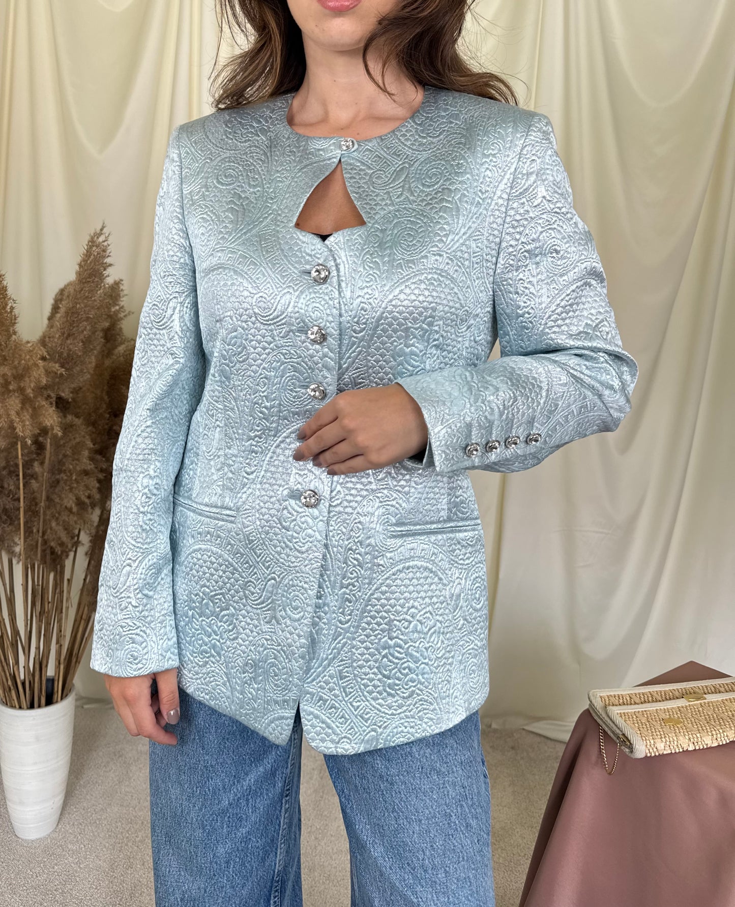 Sacou vintage ESCADA rarisim cu nasturi tip bijuterie din lana și mătase 
(Mărimea M)