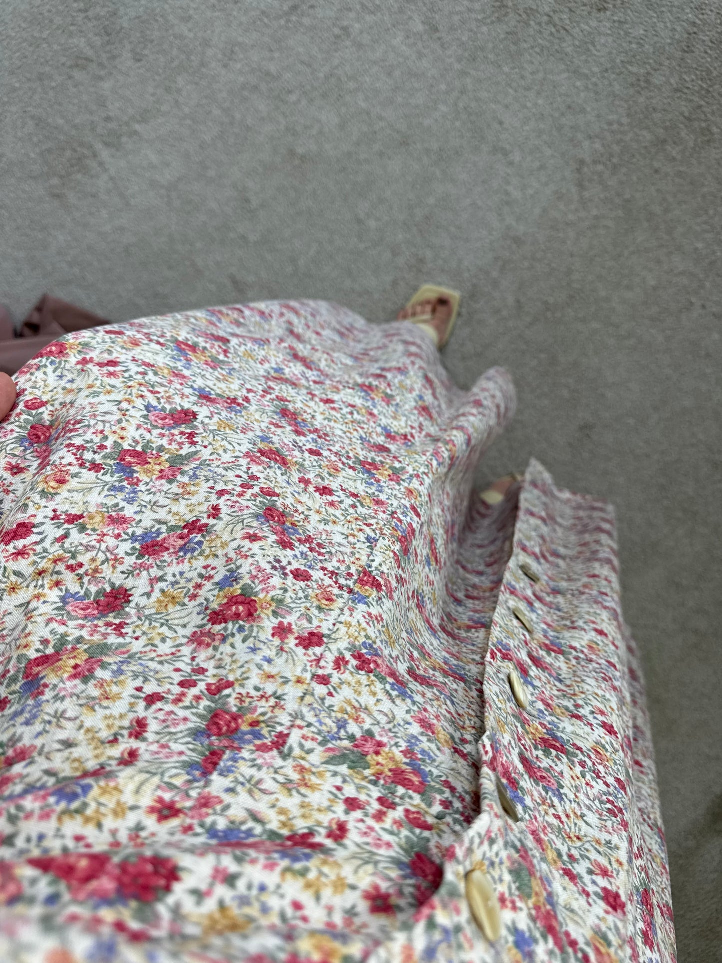 Rochie vintage cu print floral din bumbac și in, talie cambrata 
(Mărimea S)