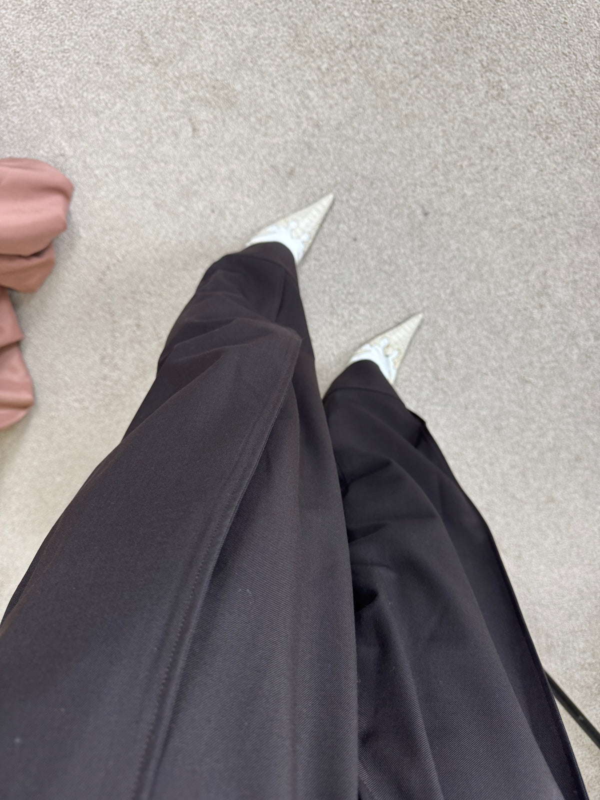 Pantalon COS cu talie înaltă și croi super cool  din lana ( mărimea L)
