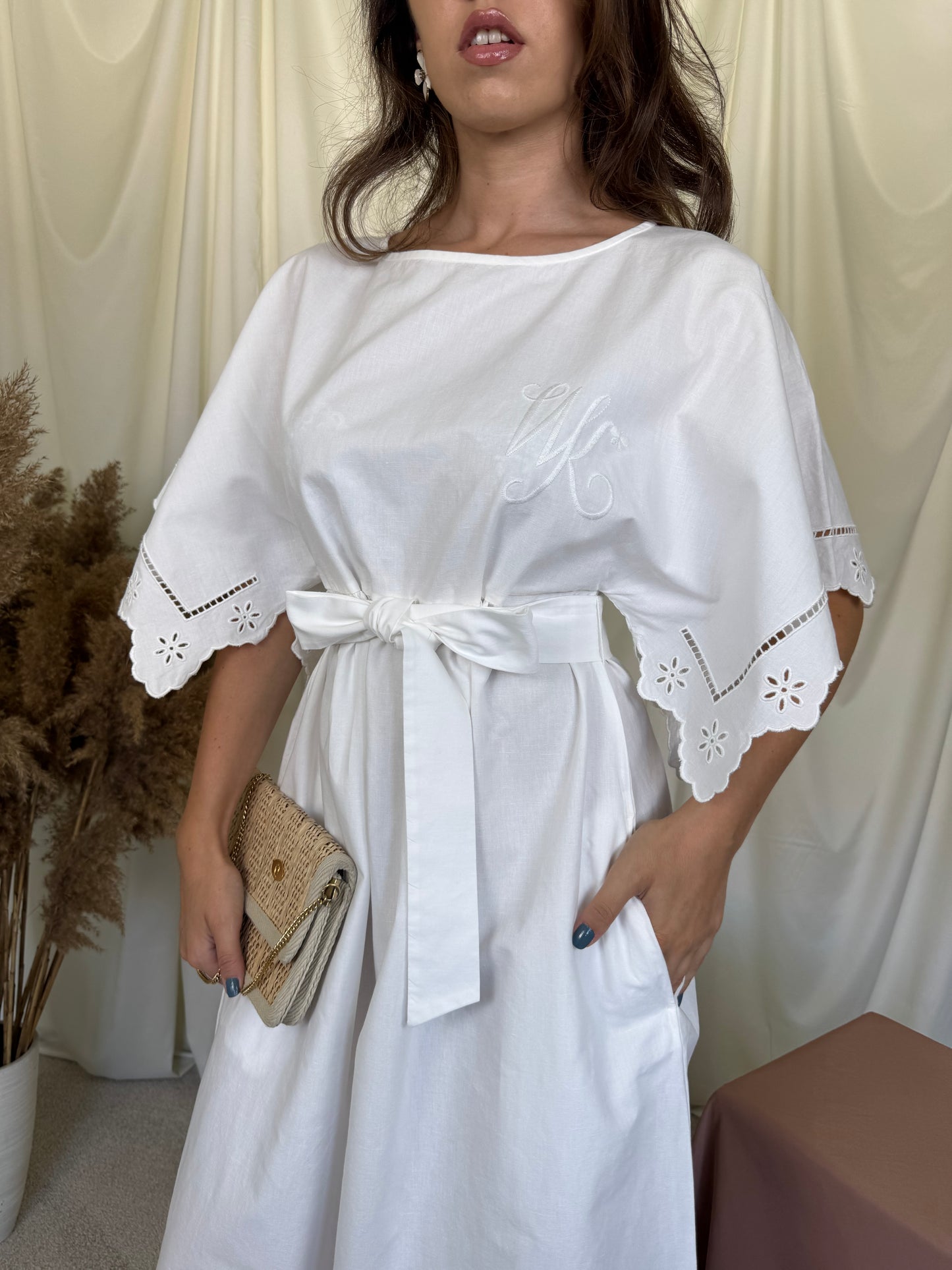 Rochie Max Mara din bumbac și in cu broderie superbă, mâneci ample și cordon pentru marcarea taliei ( mărimea M)