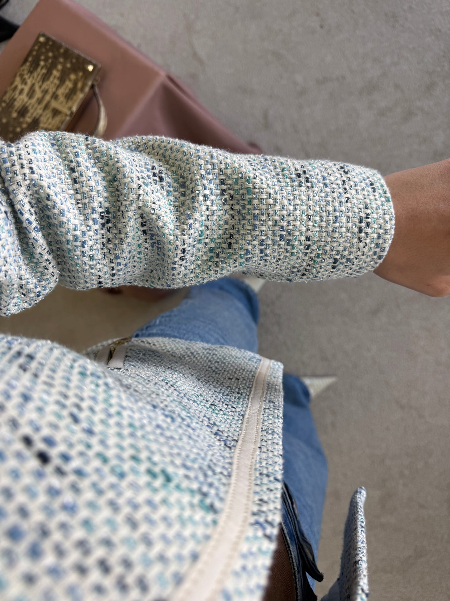 Jacheta din tweed tip boucle 
(Mărimea XS/S)