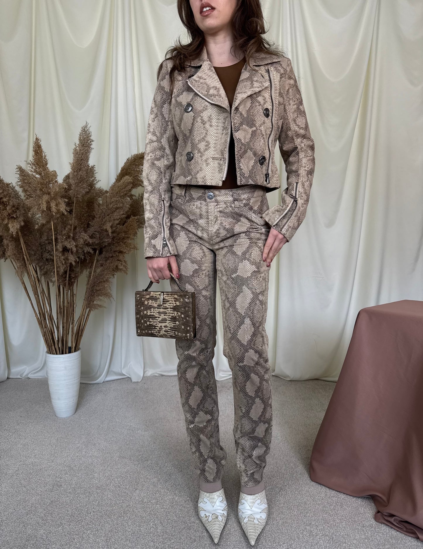 Costum snake, jachetă și pantalon 
(Mărimea XS-S)