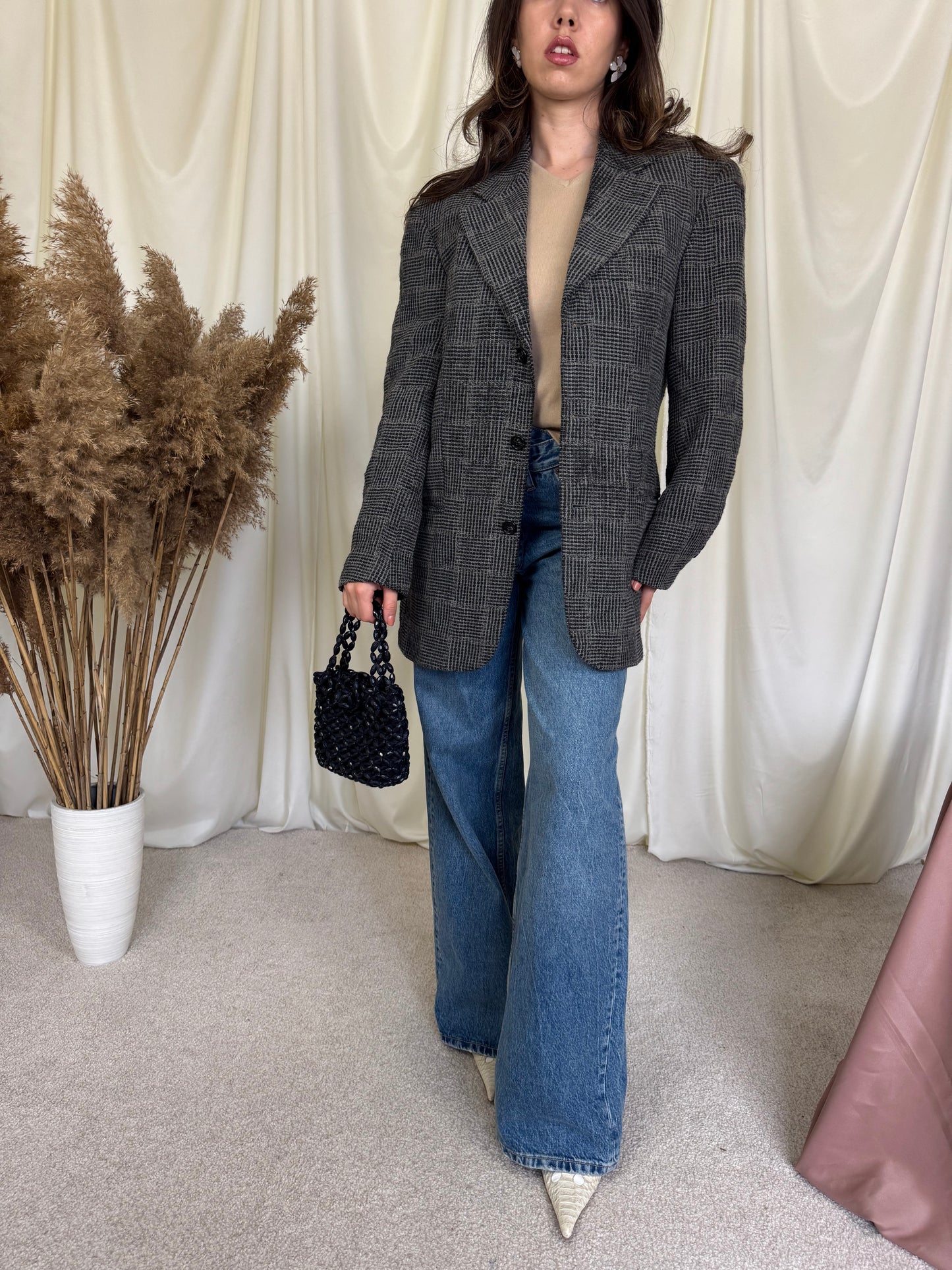 Sacou vintage de brand HUGO BOSS din stofă de catifea superbă ( mărimea M/L)