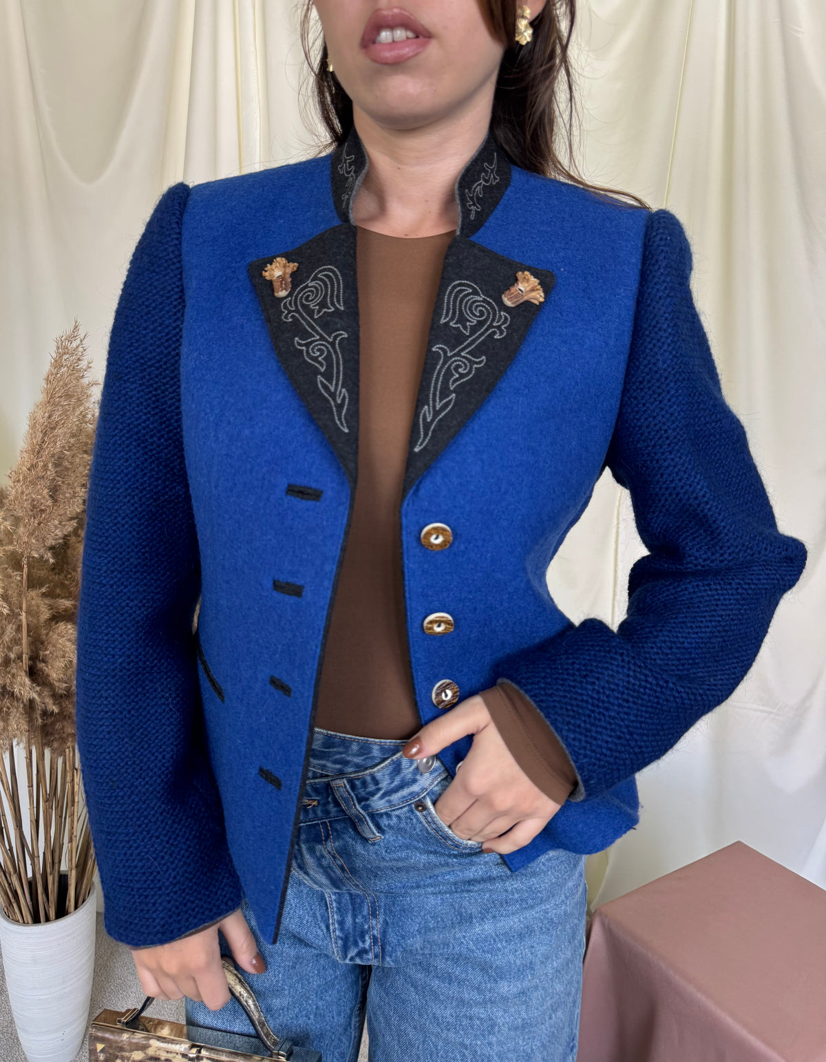 Jacheta vintage din 100% lână cu mâneci tricotate din lana ( mărimea S/M)