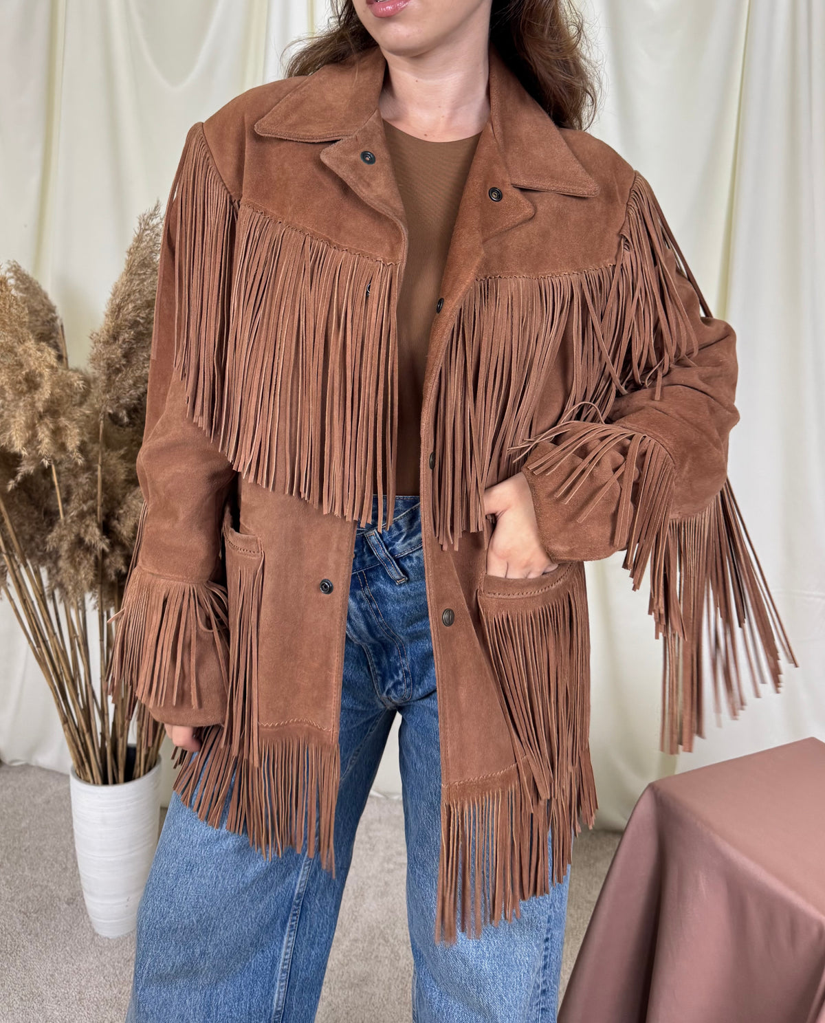 Jacheta vintage REED din 100% piele naturală întoarsă cu franjuri ( mărimea S-M)