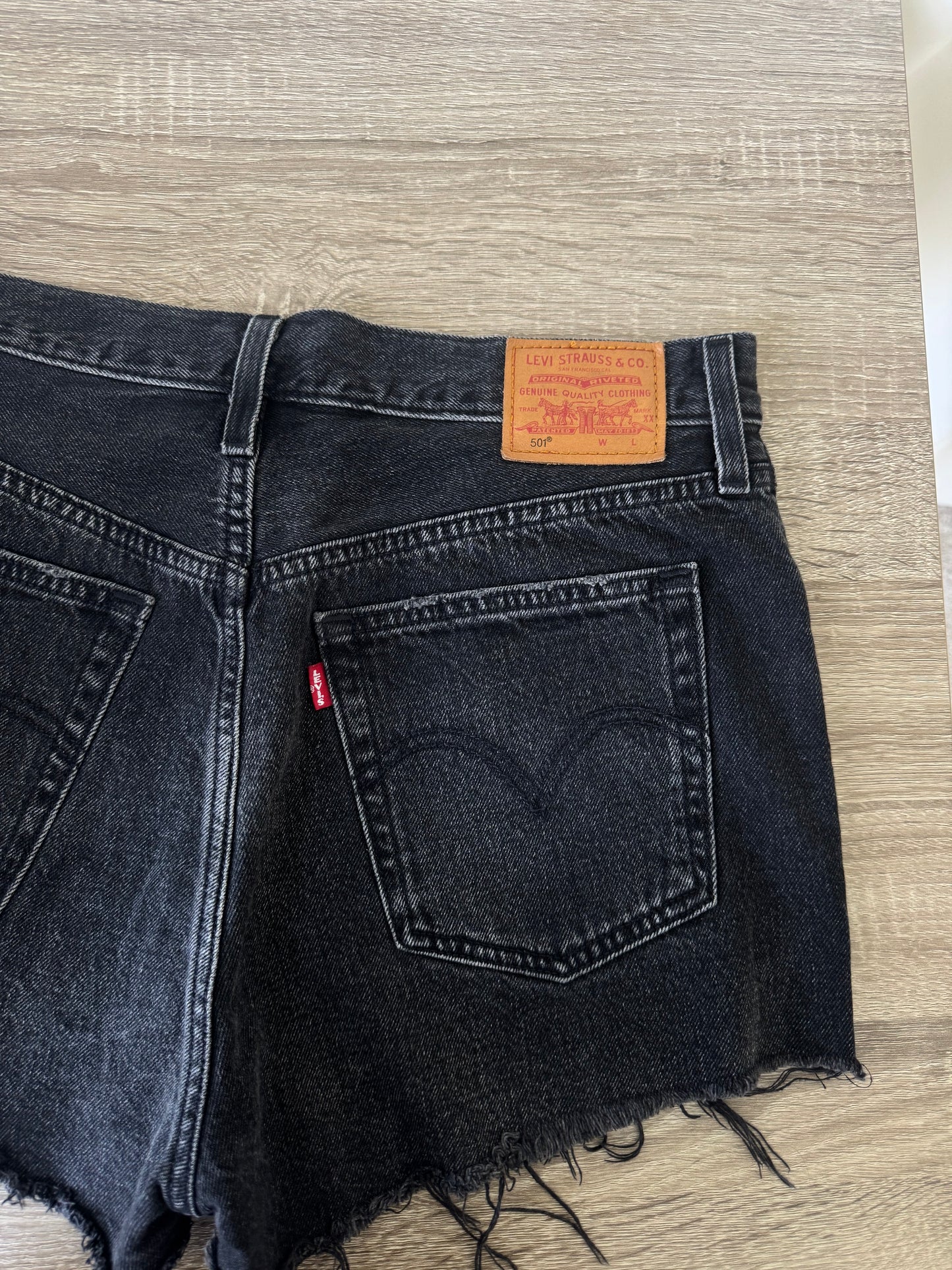 Blugi Levi’s negri cu talie medie din bumbac ( mărimea M)