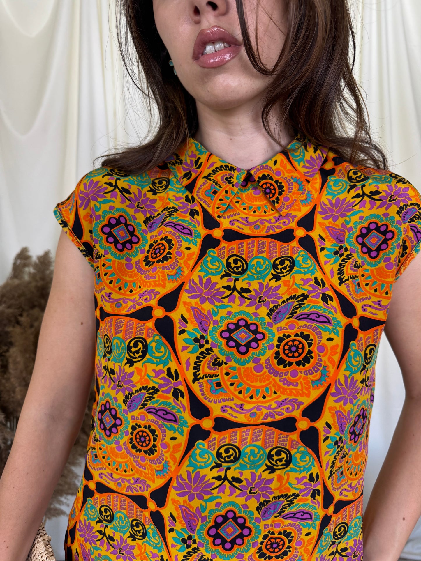 Cămașă luxury vintage - colecție 2014, din 100% mătase naturală cu print și inscripție cu brandul ( mărimea S/M)