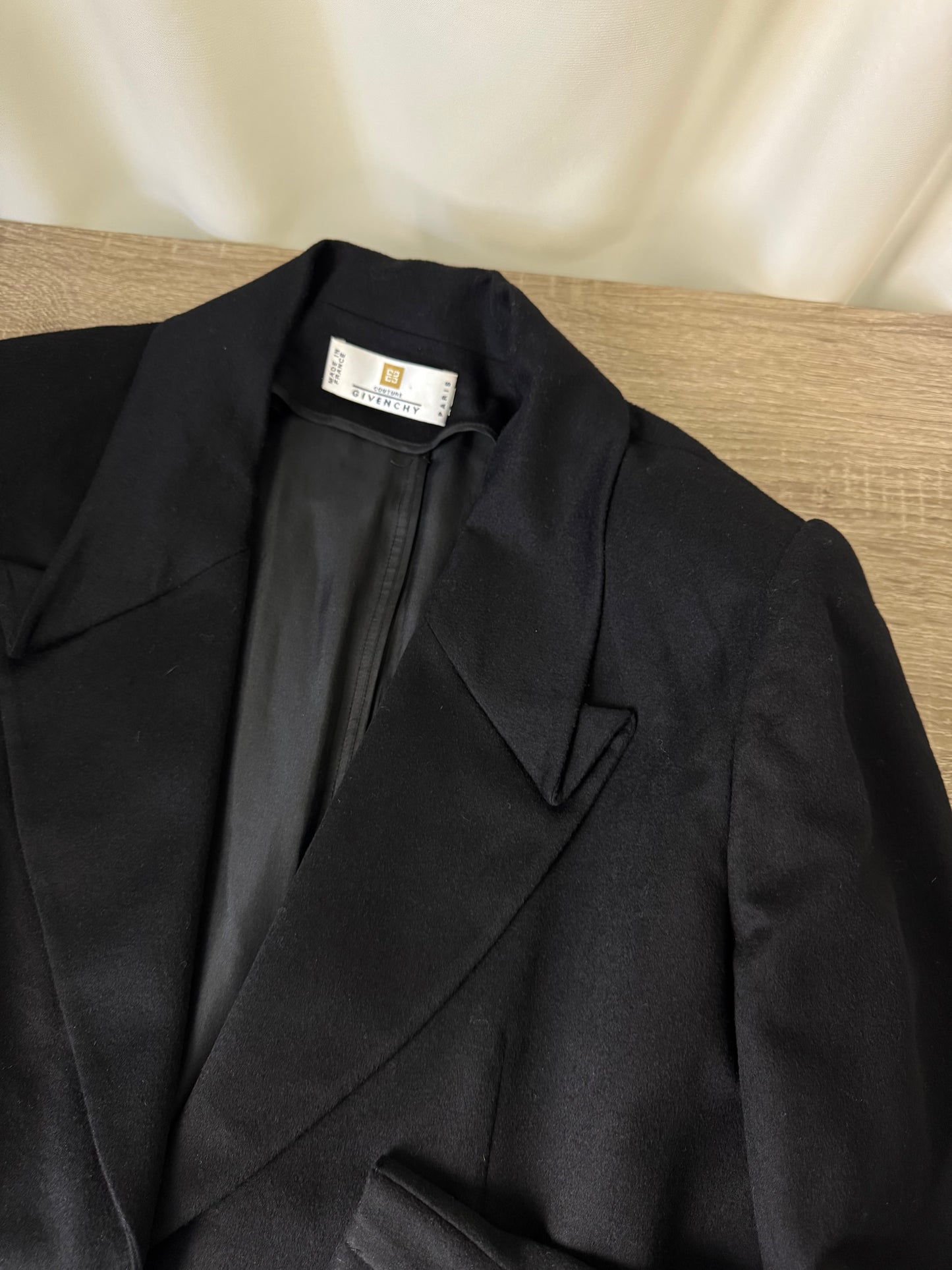 Sacou GIVENCHY 100% lână( mărimea S)