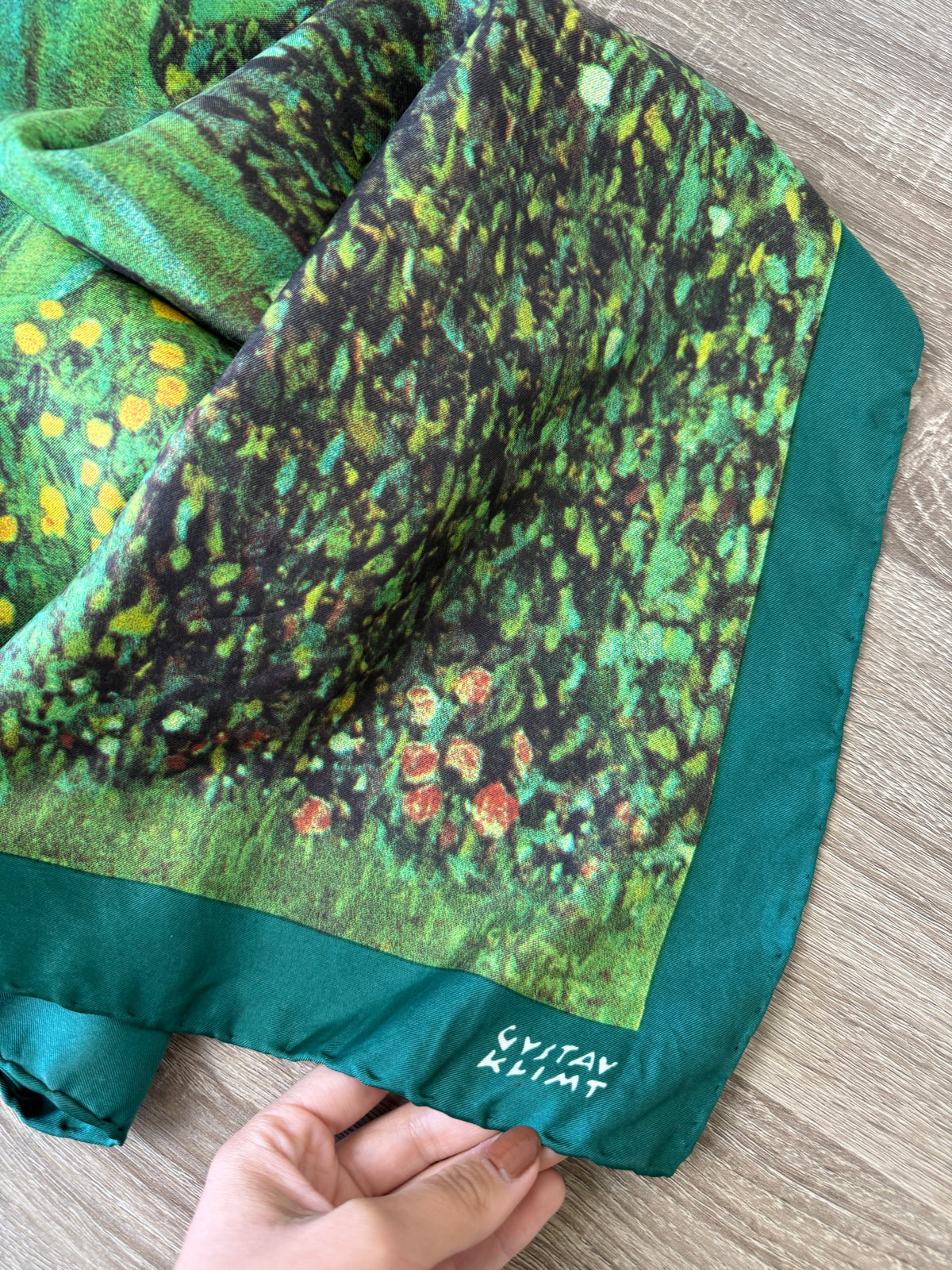 Eșarfă vinage din 100% mătase naturală calitativă, print după celebra pictură de Gustav Klimt ( 95 cm)