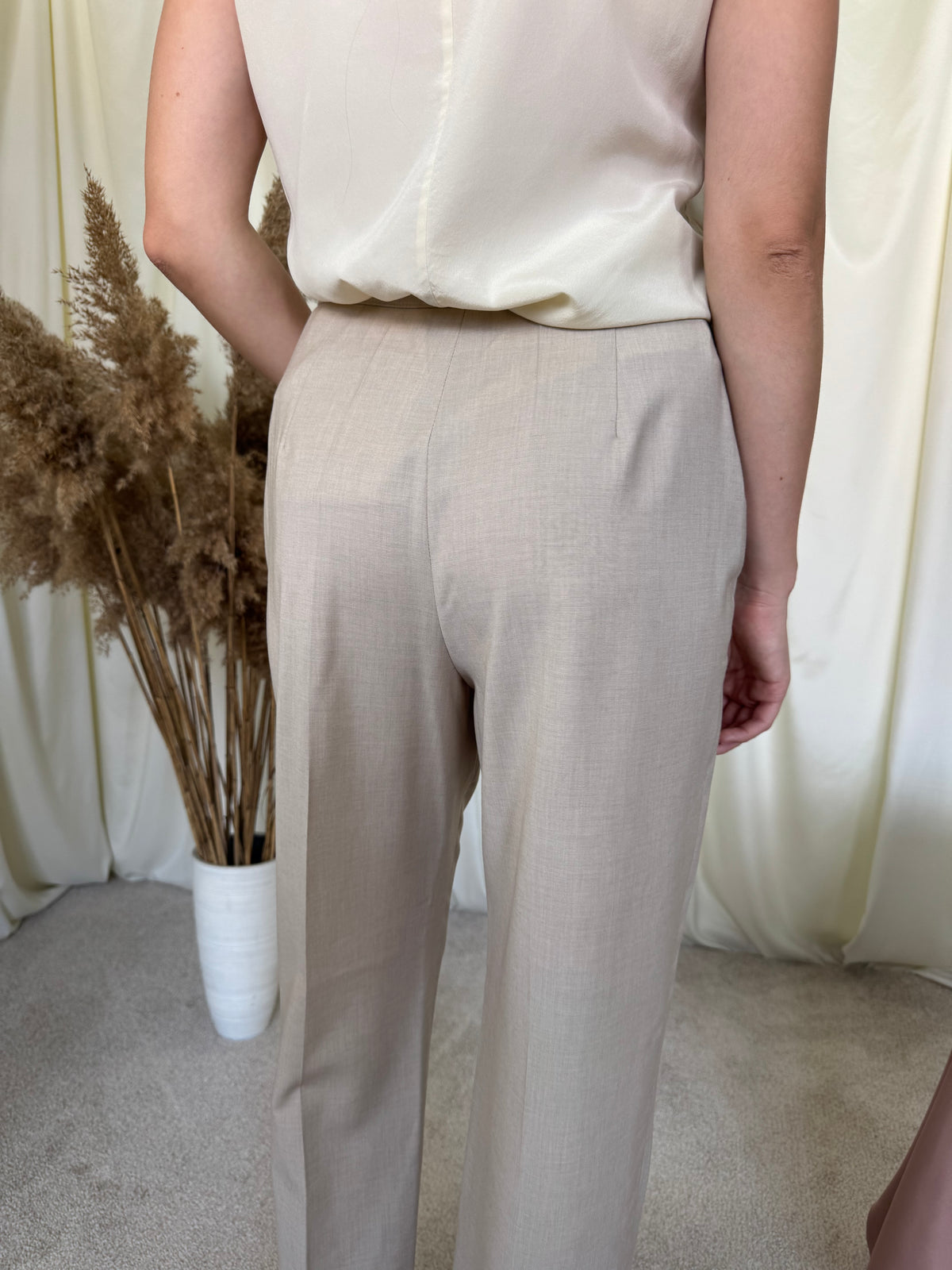 Pantalon vintage din 100% Lână subțire cu talie înaltă ( mărimea M)
