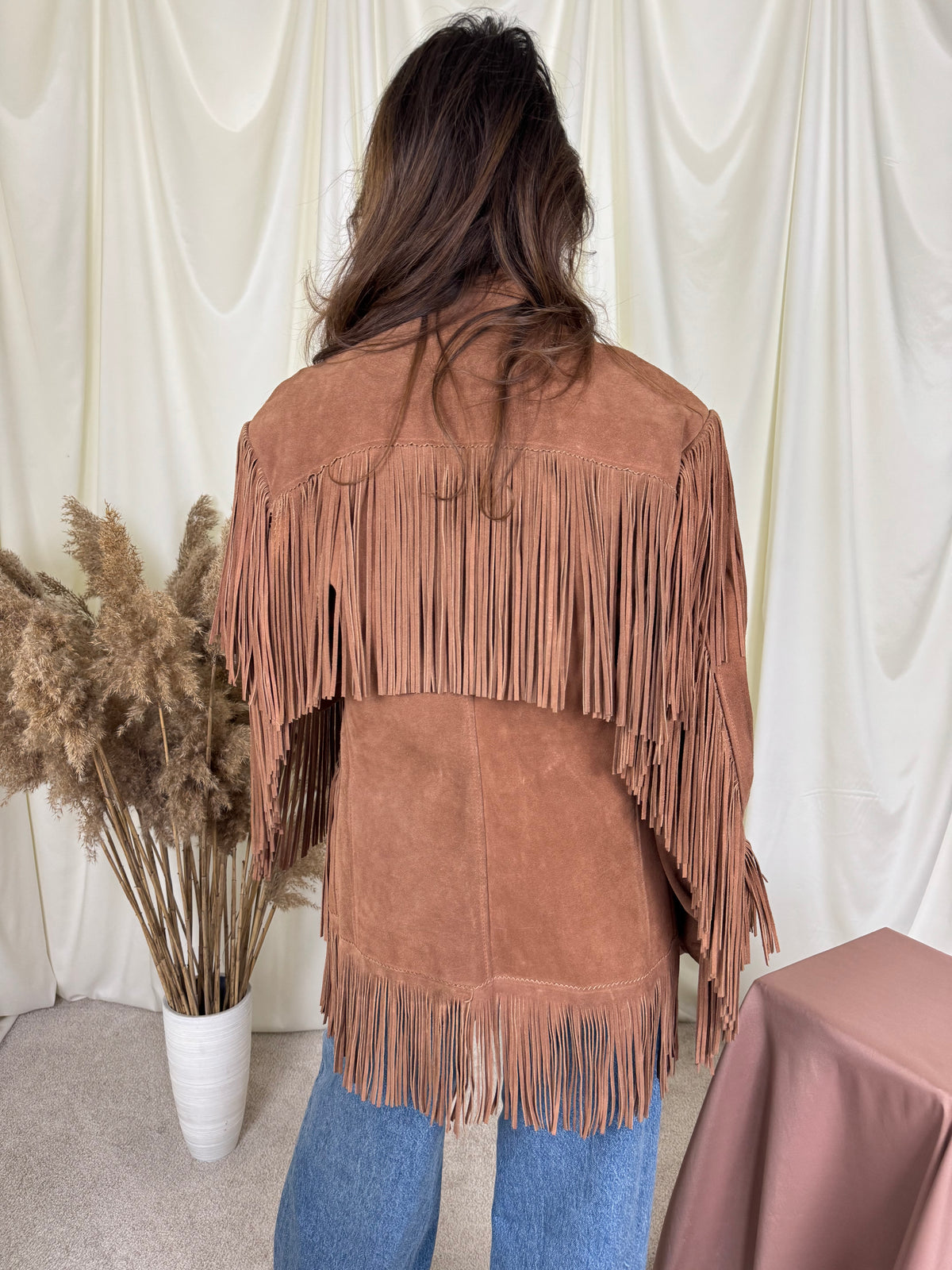 Jacheta vintage REED din 100% piele naturală întoarsă cu franjuri ( mărimea S-M)