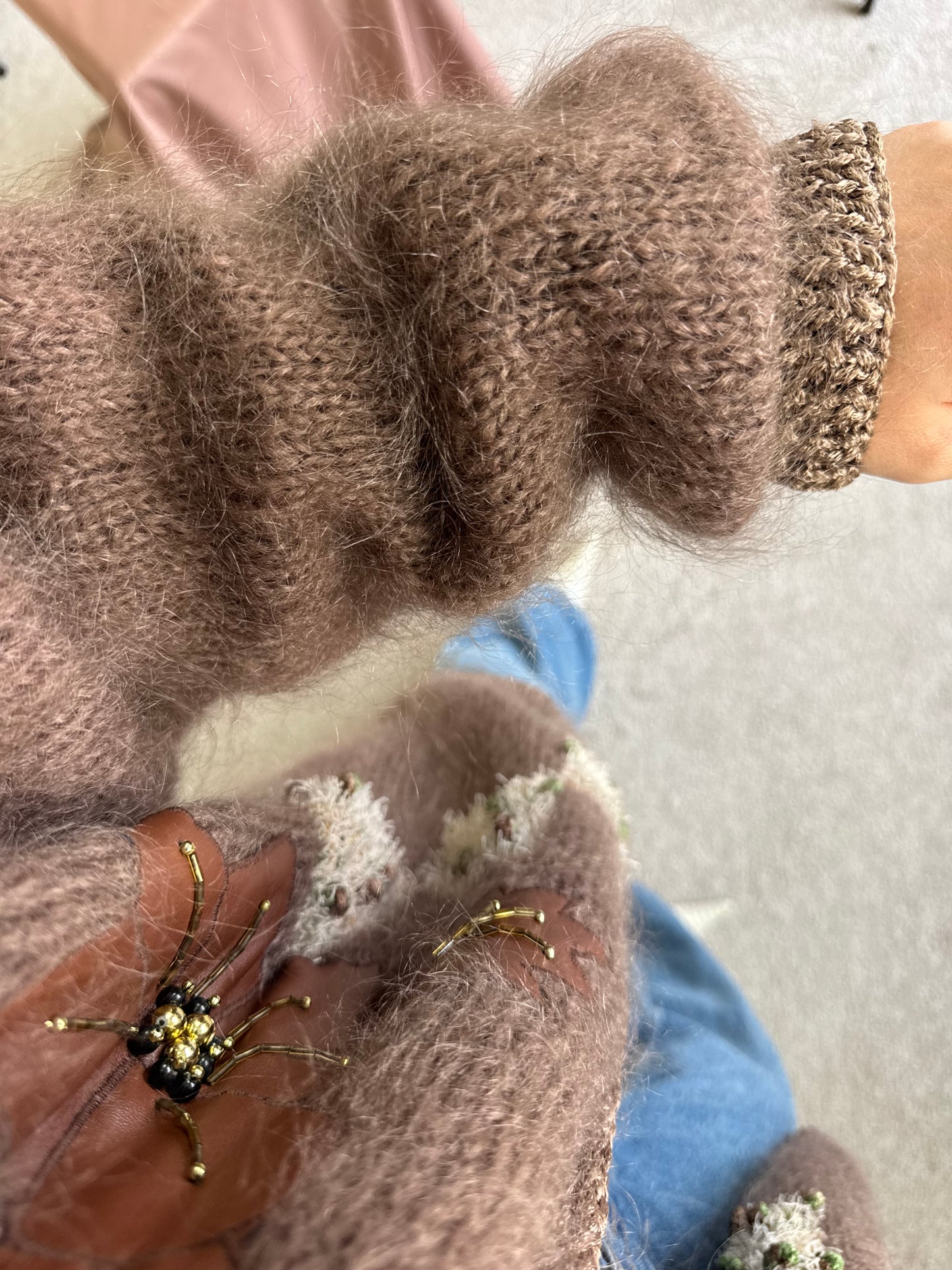 Cardigan vintage superb din 100% lână brodata cu aplicații 
(Mărimea M-XL )