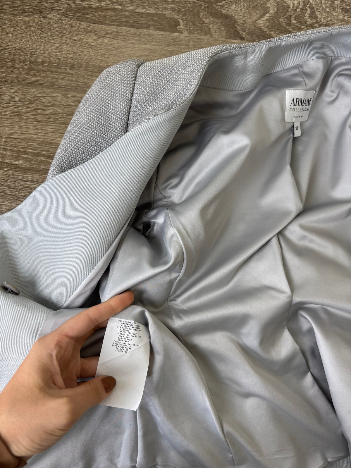 Set premium ARMANI, sacou cambrat și fusta cu talie înaltă, finisaje impecabile ( mărimea XS)