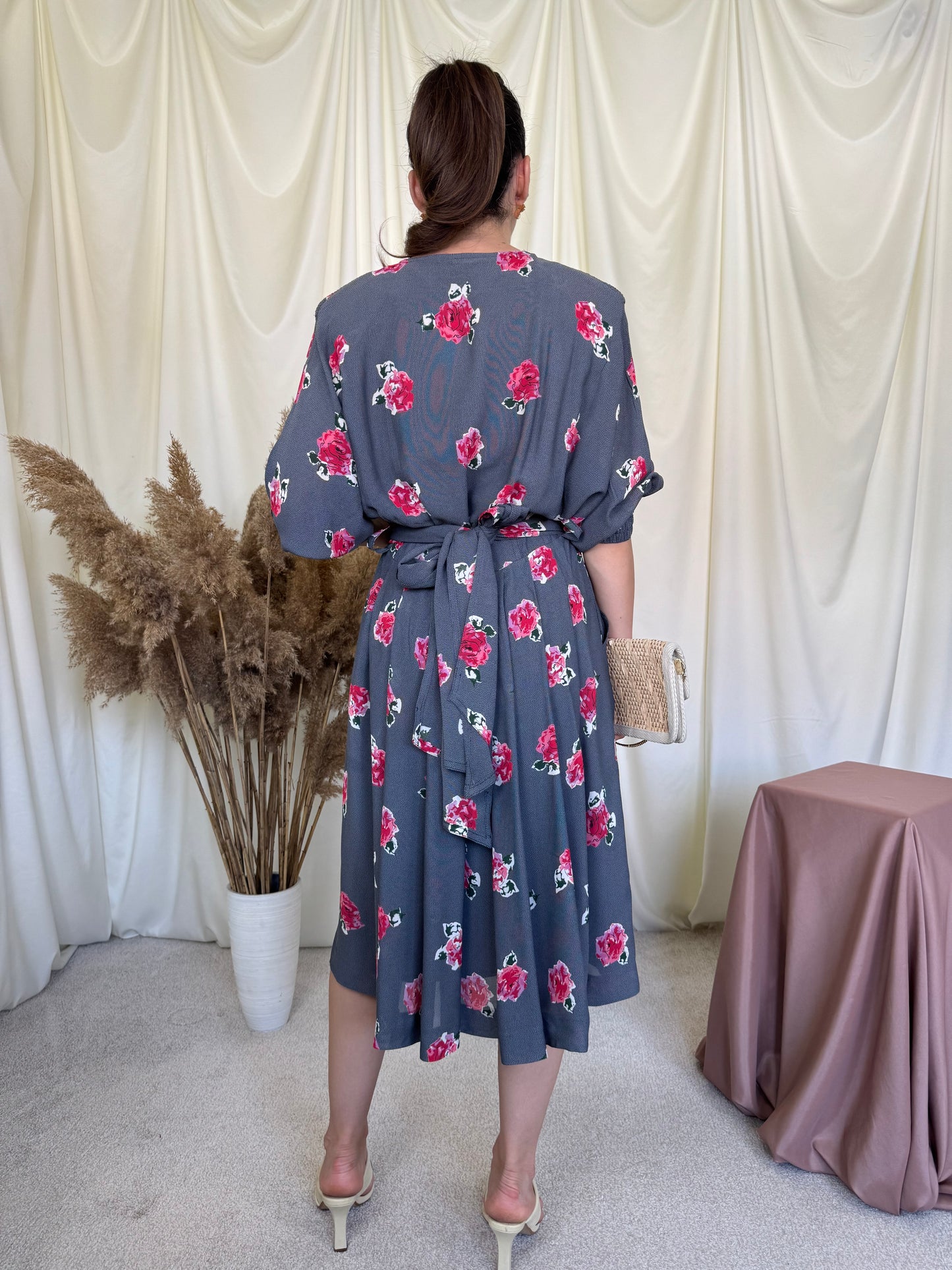 Rochie vintage KARL LAGERFELD cu centura din piele naturala inscripționată, print floral ( mărimea M/L)