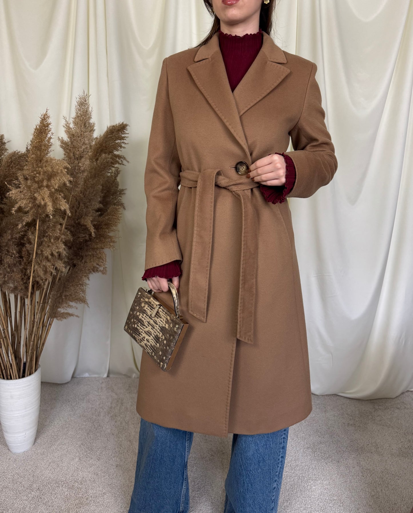 Palton Cinzia Rocca model actual,mărimea S/36, stofă superbă din 100% lână virgină.