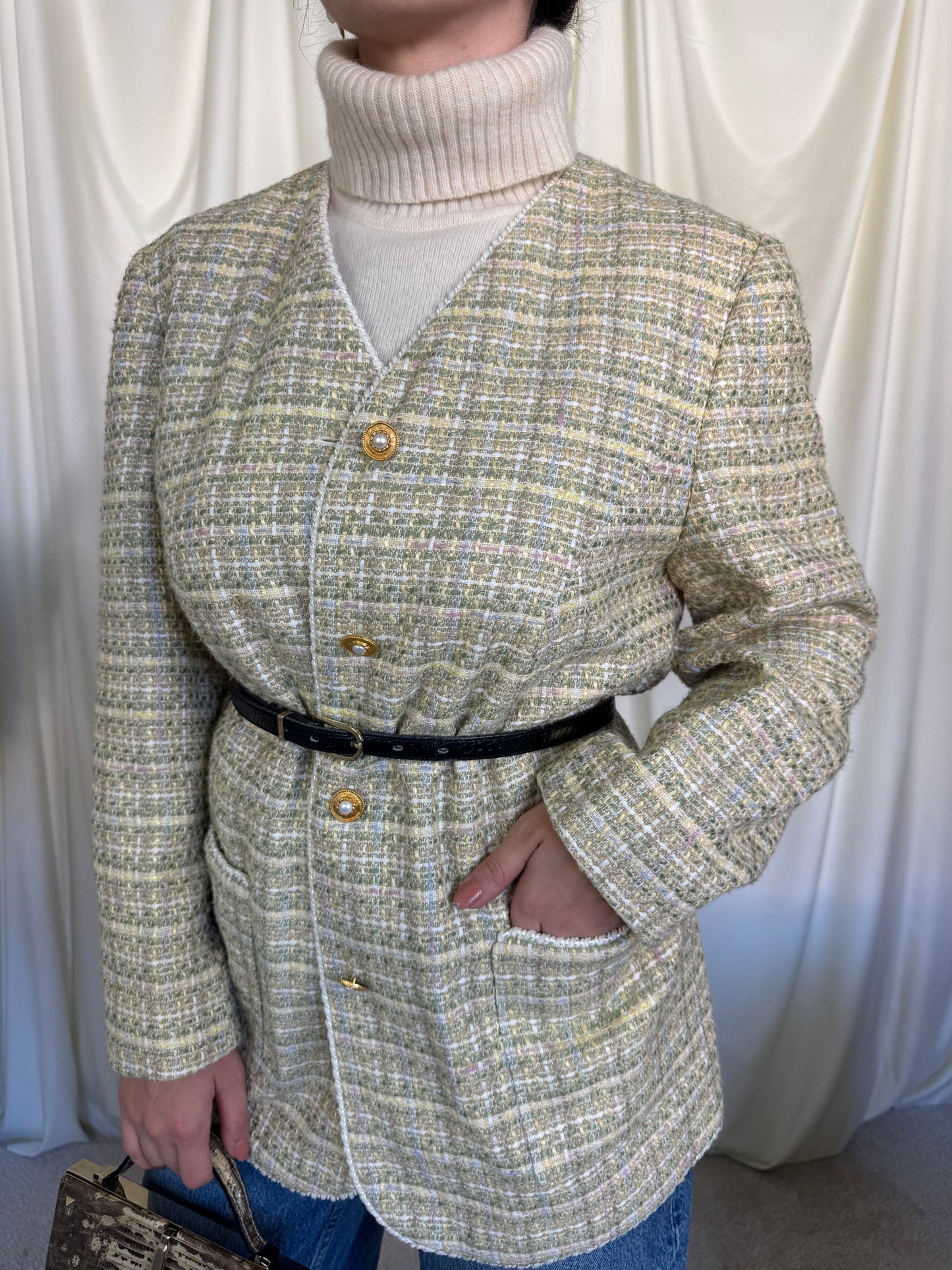 Jacheta/ sacou vintage superb din tweed cu nasturi tip bijuterie, mărimea L ( imbracat pe S)